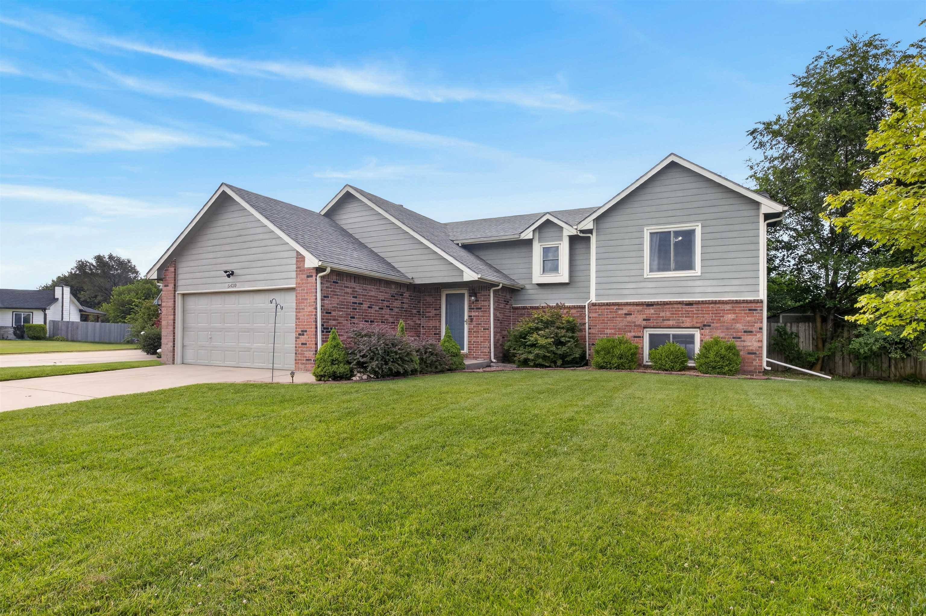 5430 S Stoneborough Ct, Wichita, KS 67217