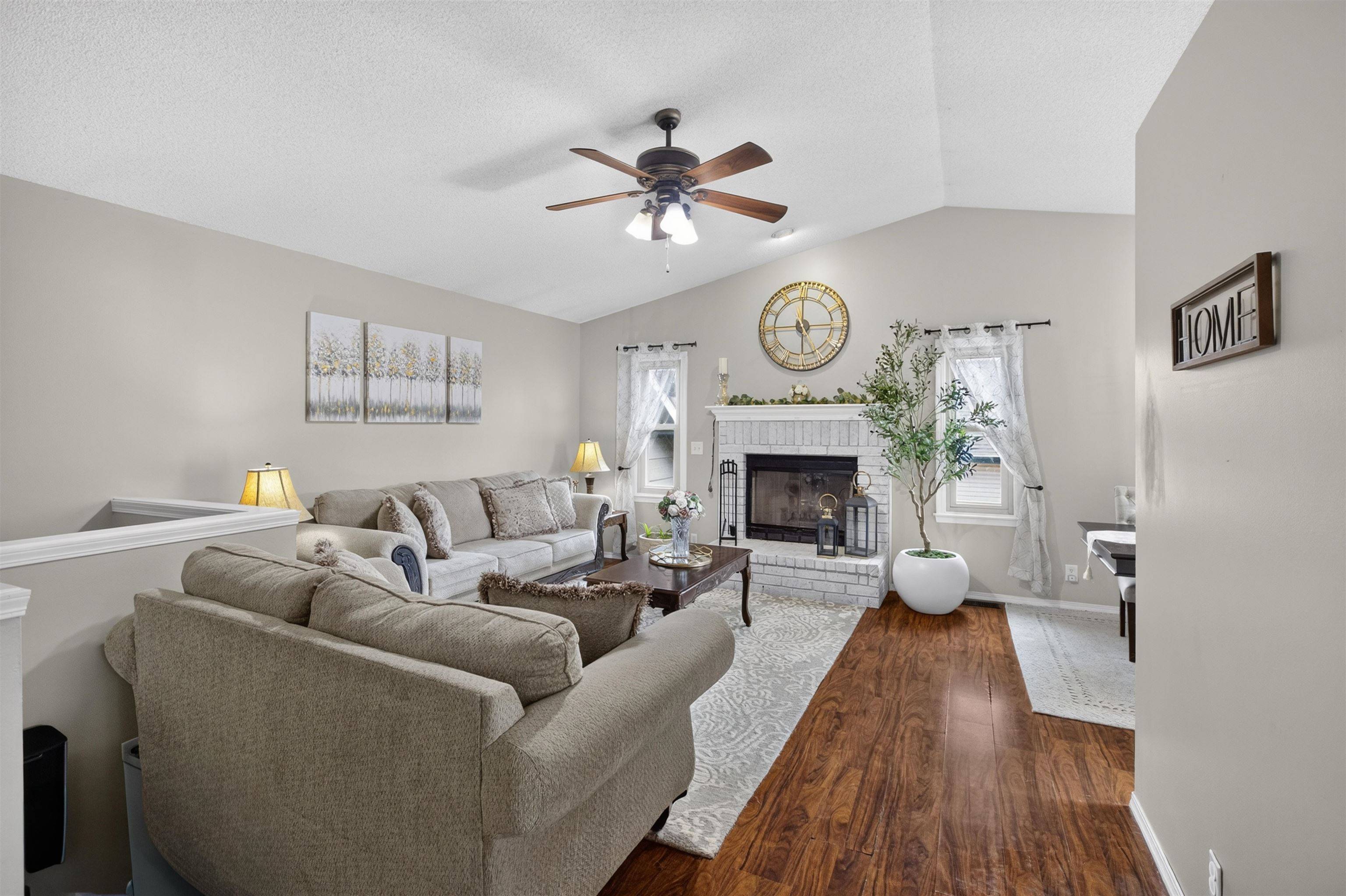 5430 S Stoneborough Ct, Wichita, KS 67217