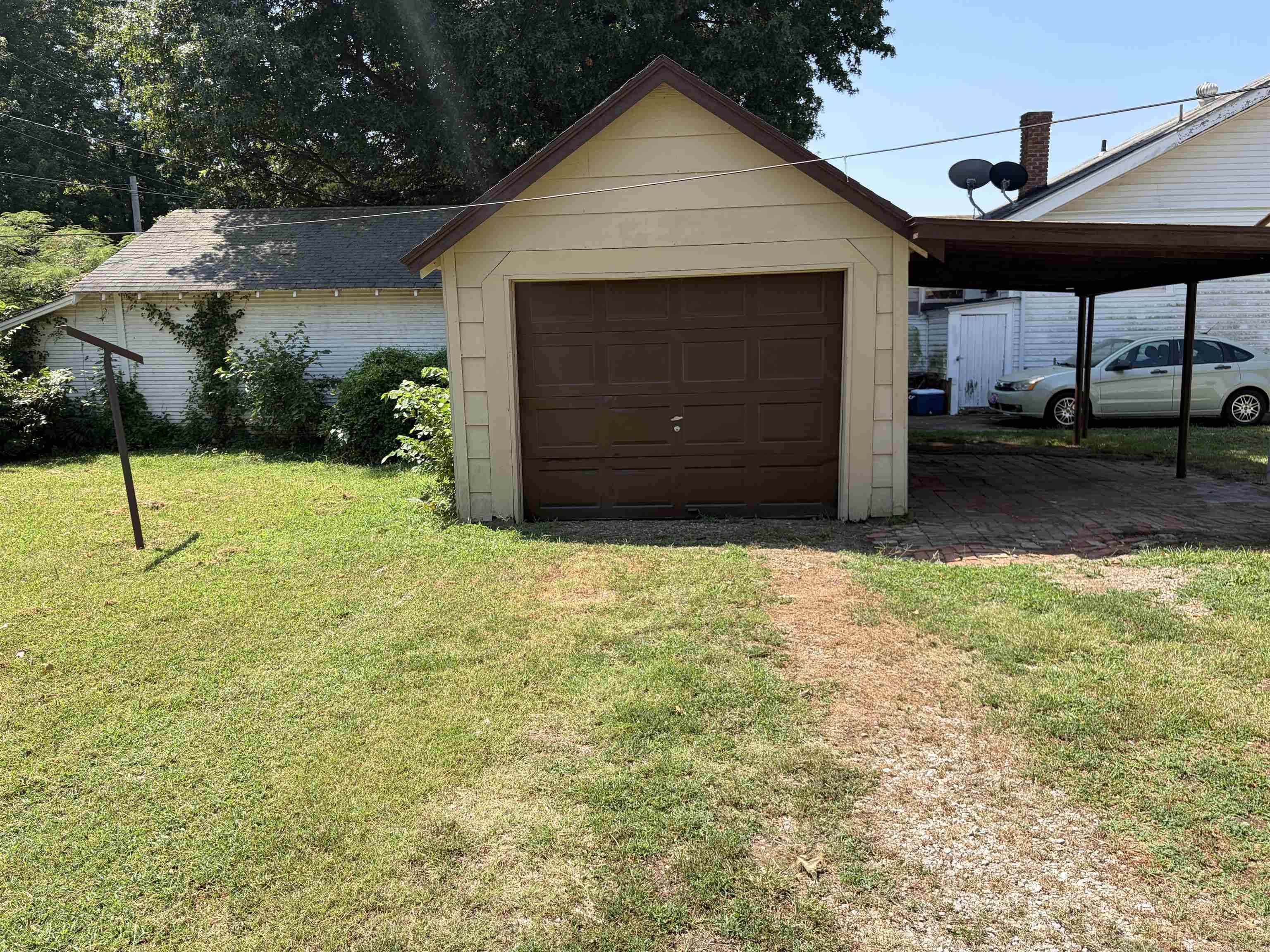 1902 Loomis, Winfield, KS 67156
