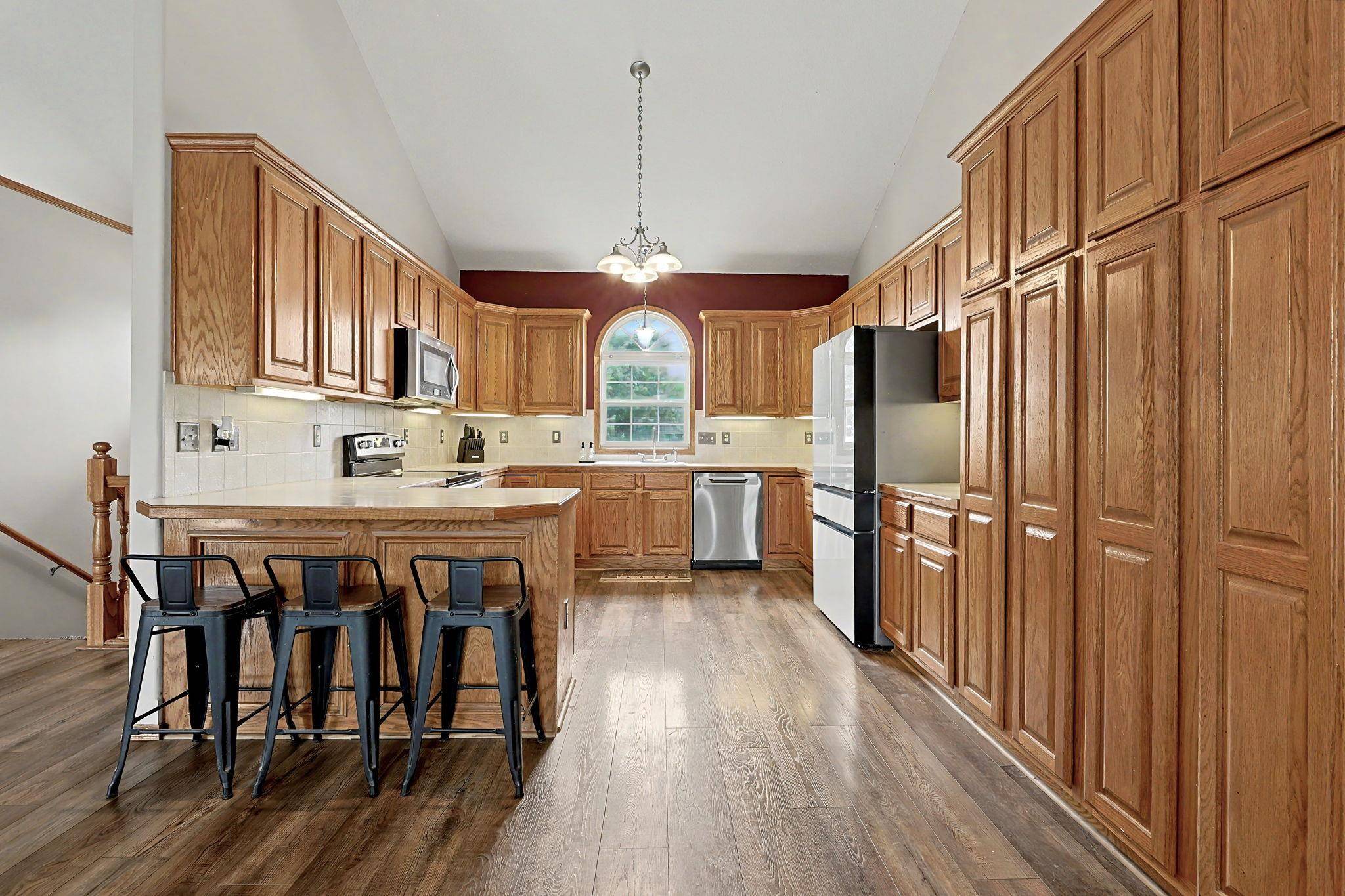 922 E Karla Ct, Haysville, KS 67060