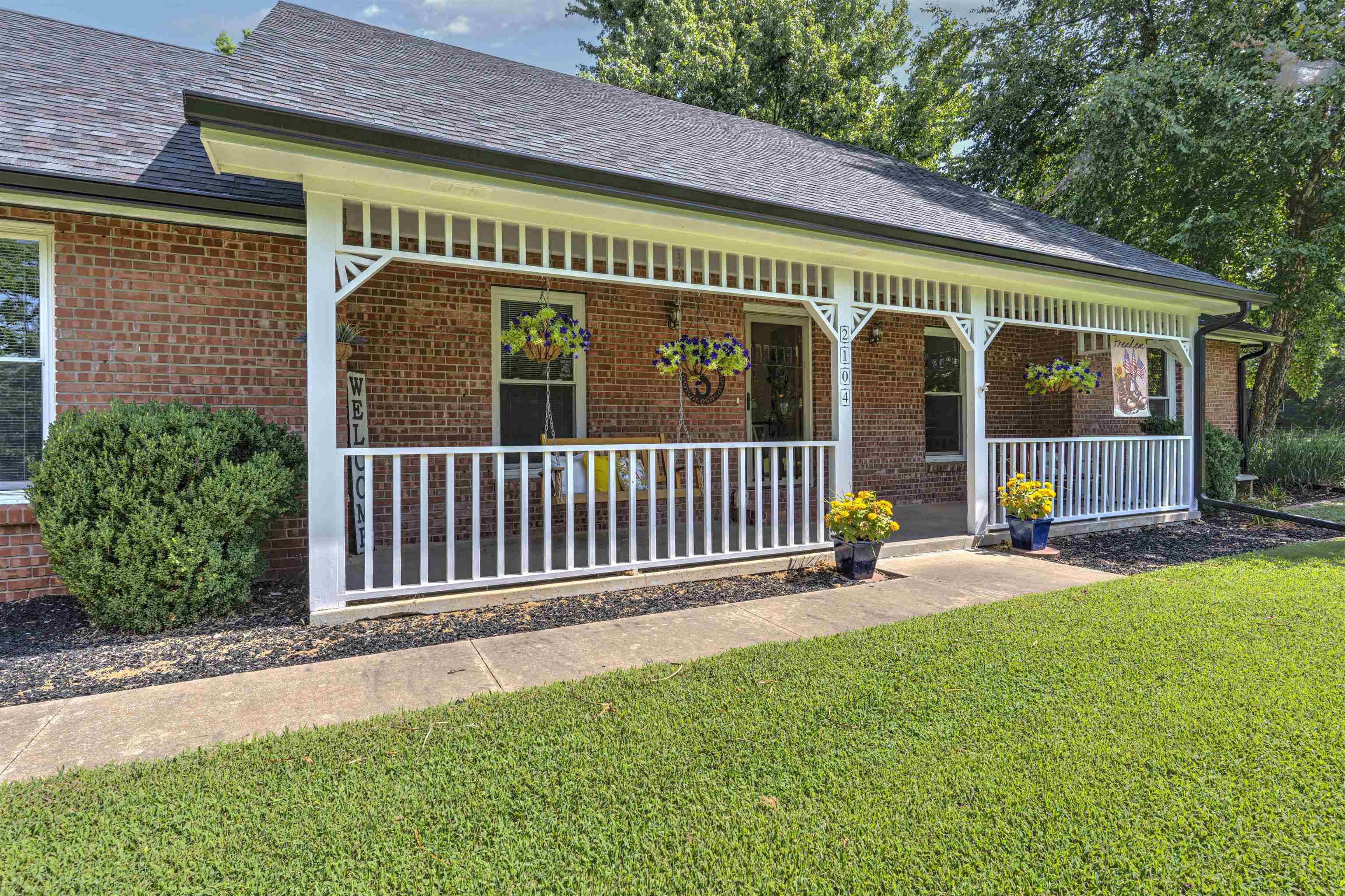 2104 Cedarcrest Ct, Arkansas City, KS 67005