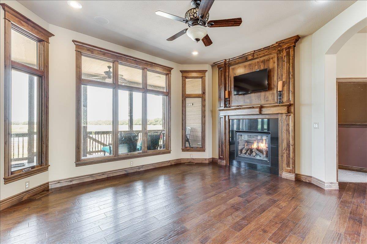 605 Wickersham Dr, Mcpherson, KS 67460