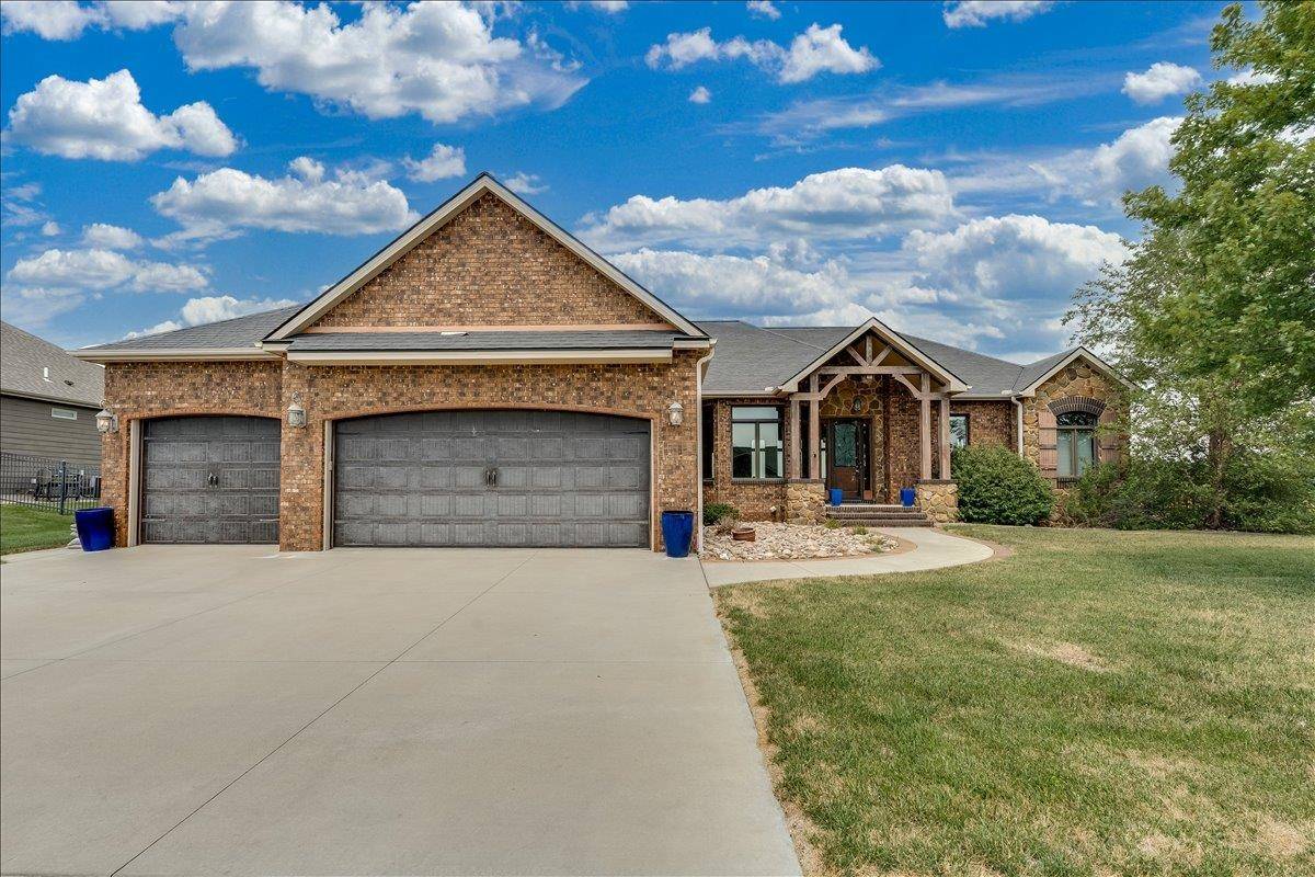 605 Wickersham Dr, Mcpherson, KS 67460