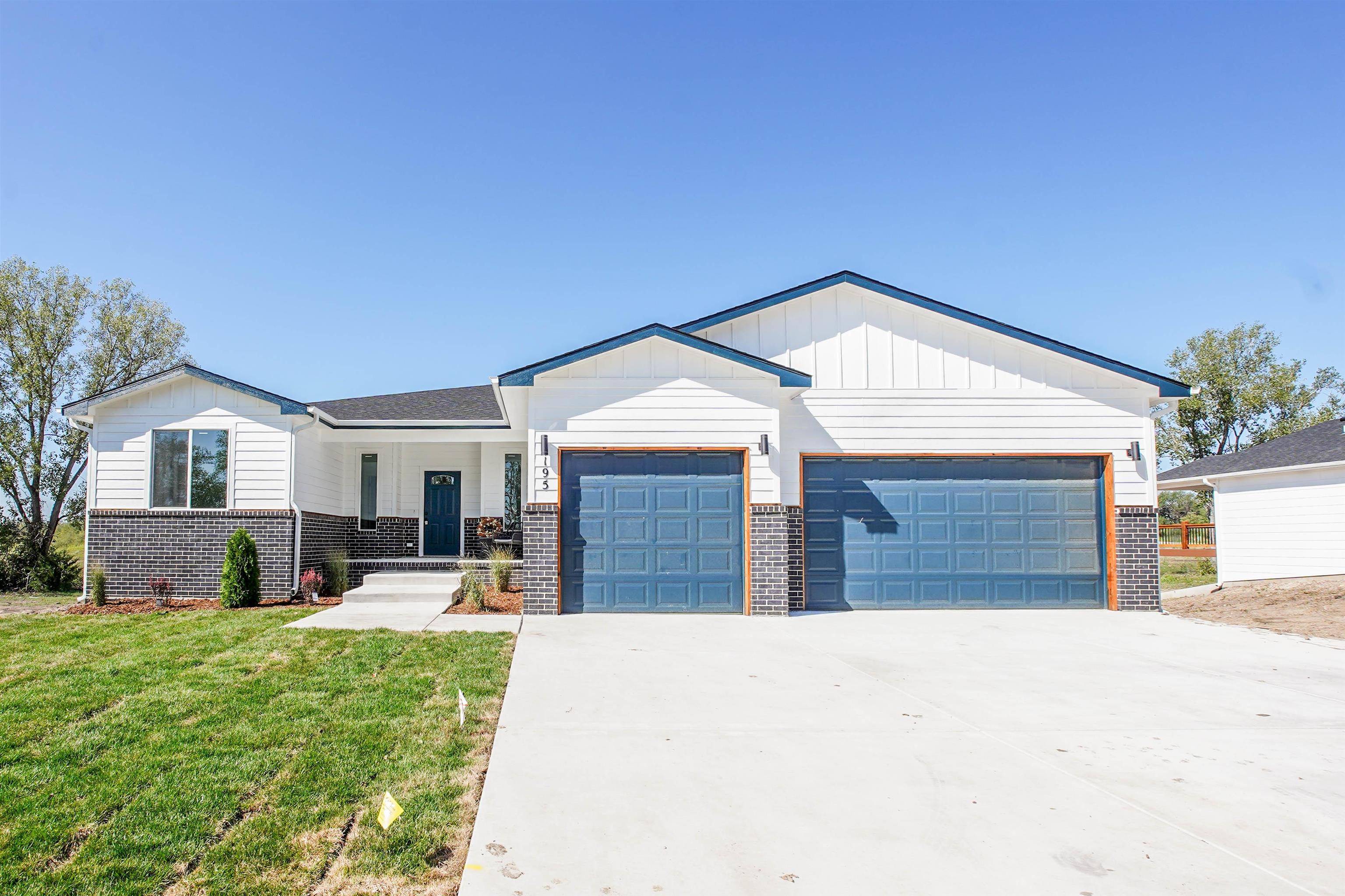 195 S Arbor Valley Way, Valley Center, KS 67147