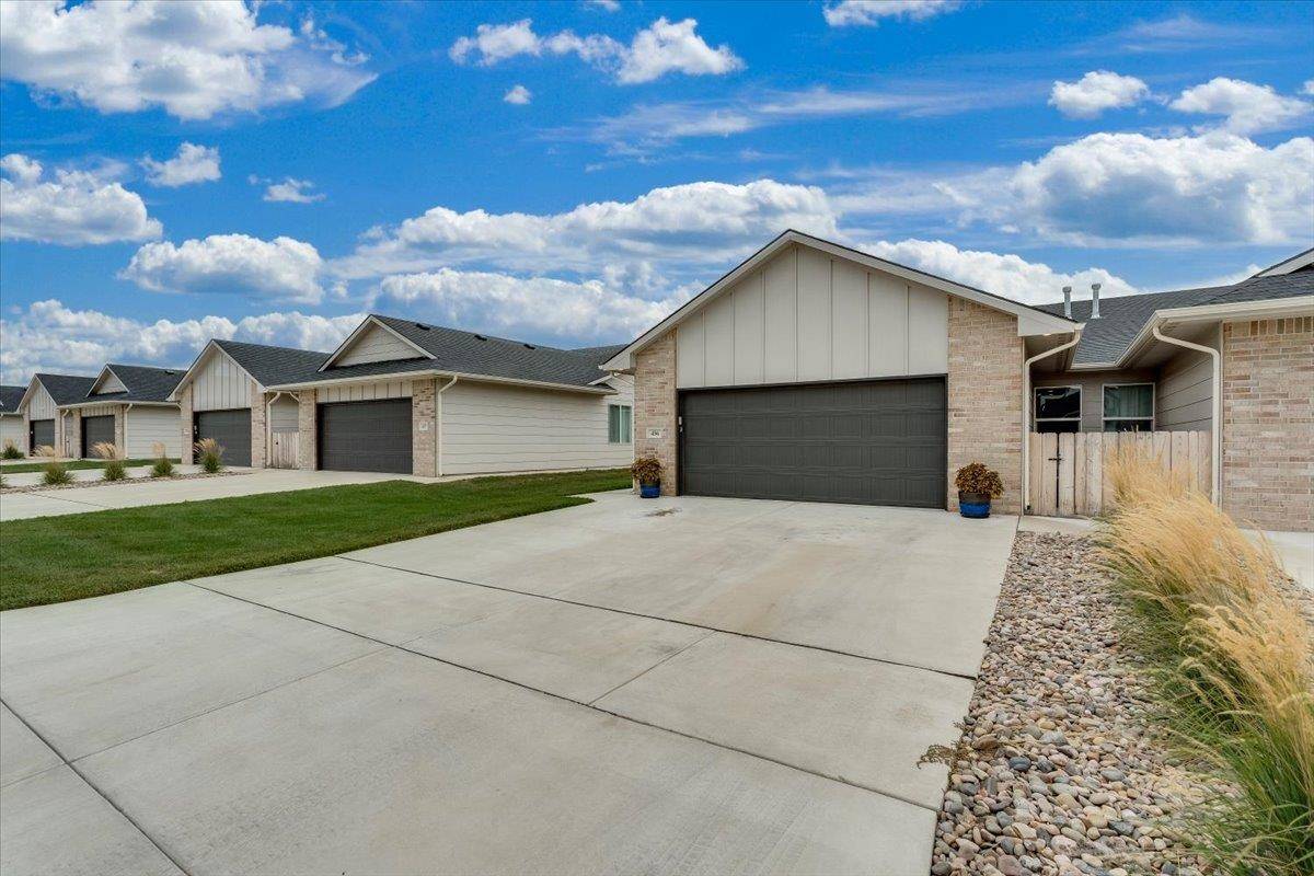 436 W Long Path Ct, Goddard, KS 67052