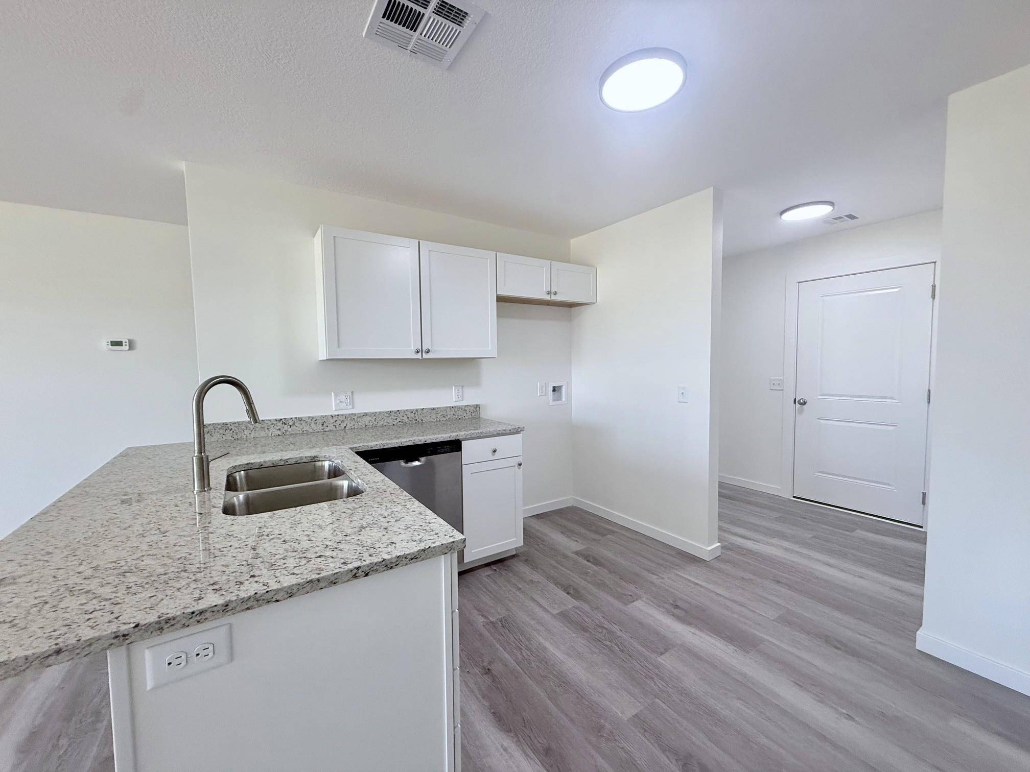 1227 Fountain Dr, Salina, KS 67401