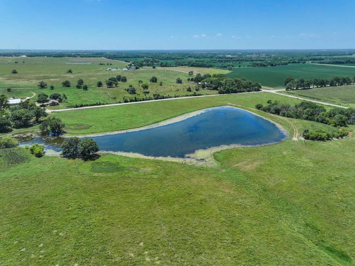 000 SW Hunter Rd, Douglass, KS 67039