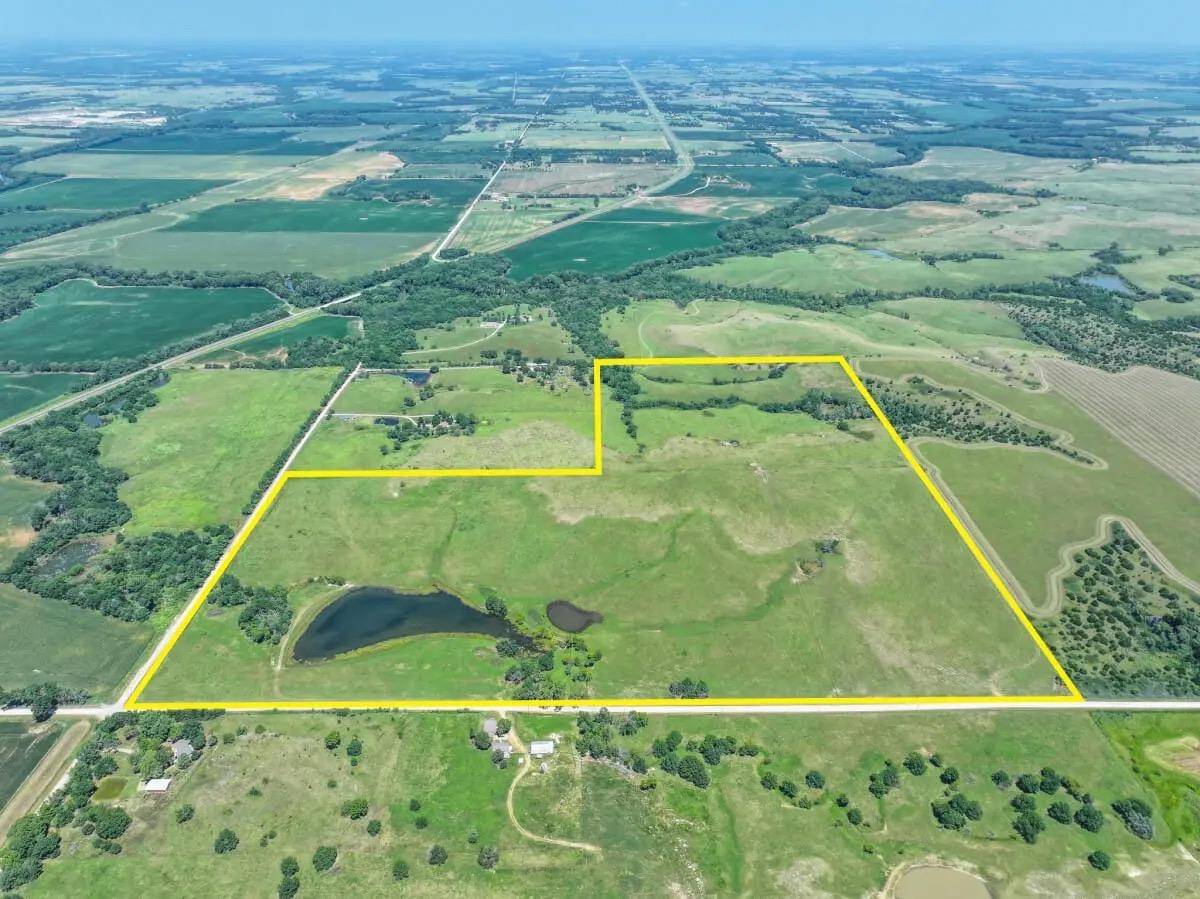 000 SW Hunter Rd, Douglass, KS 67039