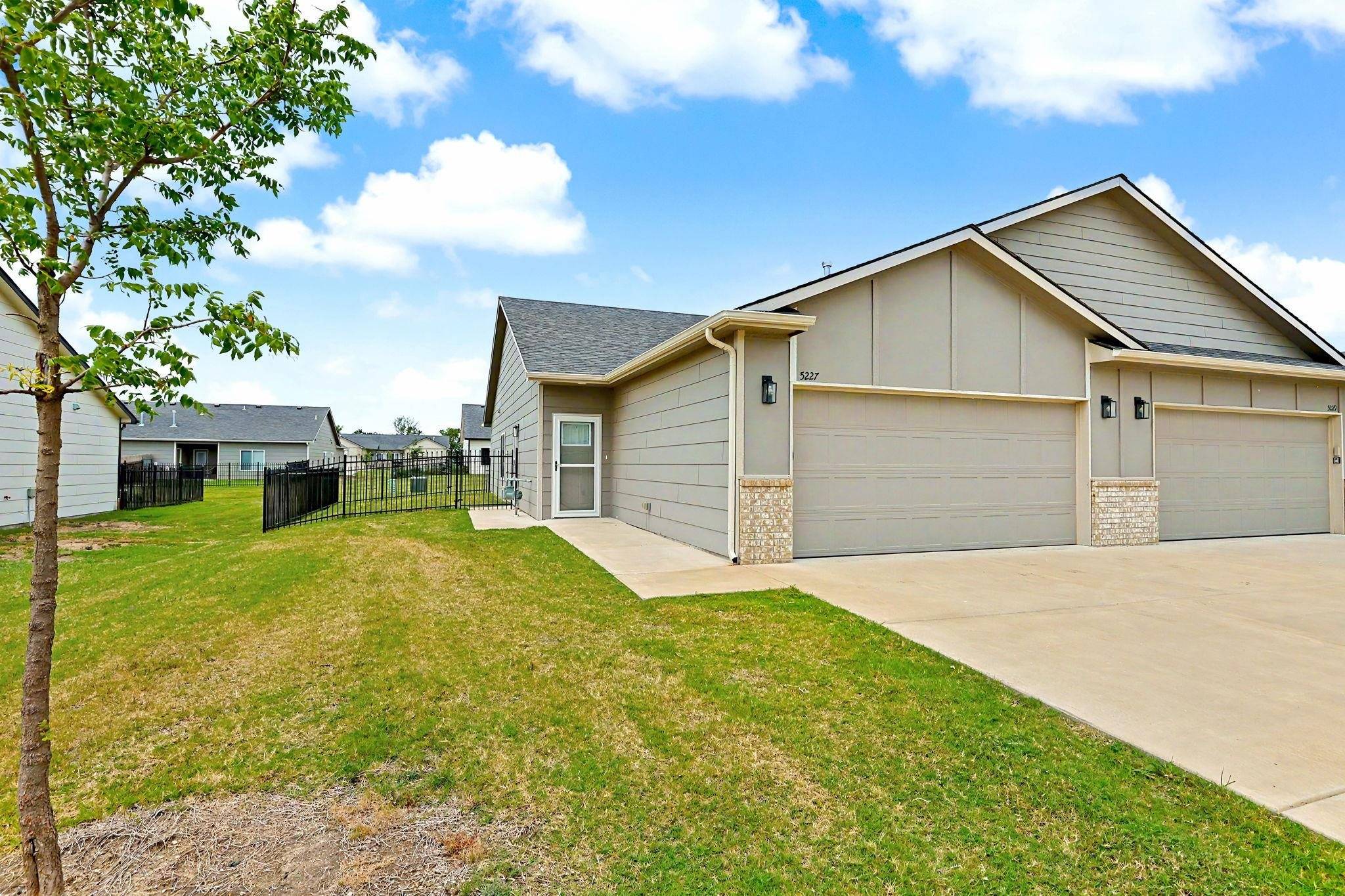 5227-5229 N Cypress St, Bel Aire, KS 67226