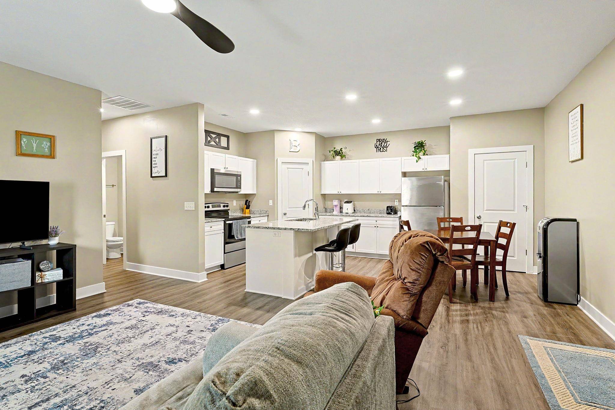 5227-5229 N Cypress St, Bel Aire, KS 67226