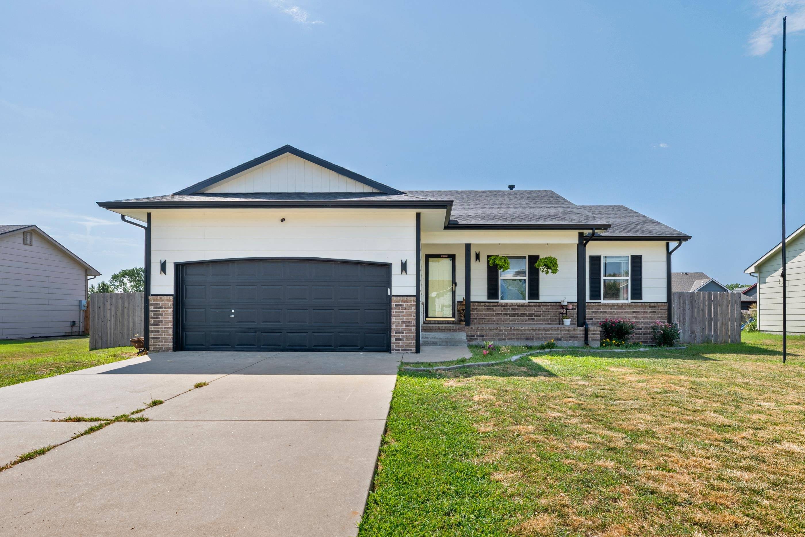 803 N Longview Ct., Valley Center, KS 67147