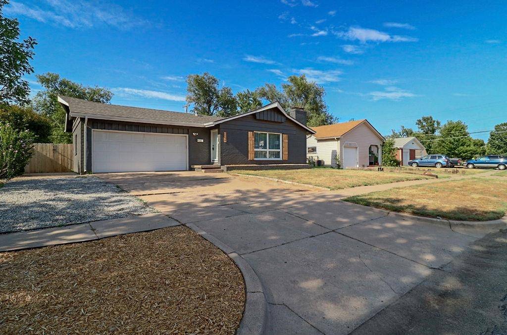 2538 W Columbine Ln, Wichita, KS 67204