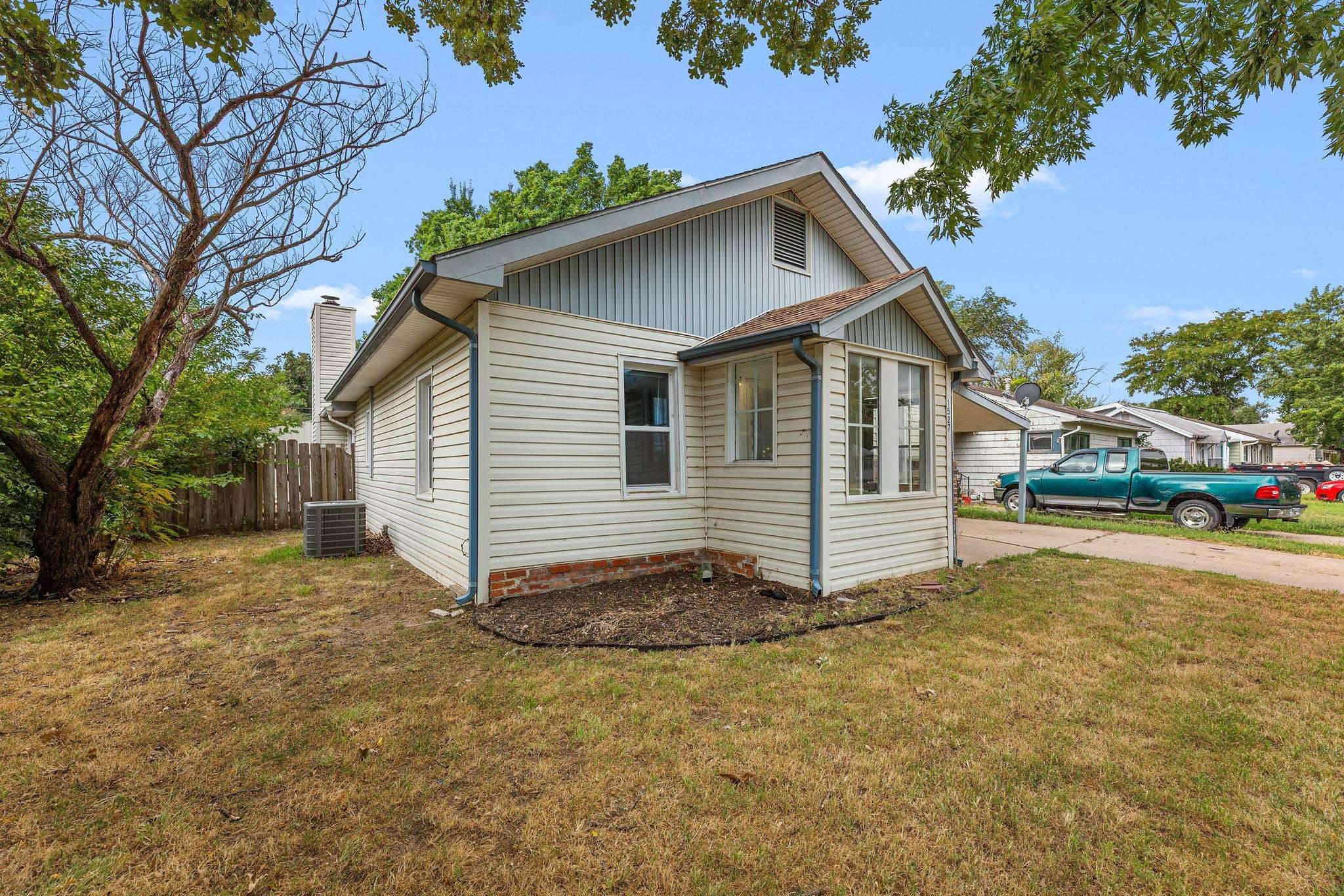 1527 E 6th, Hutchinson, KS 67501