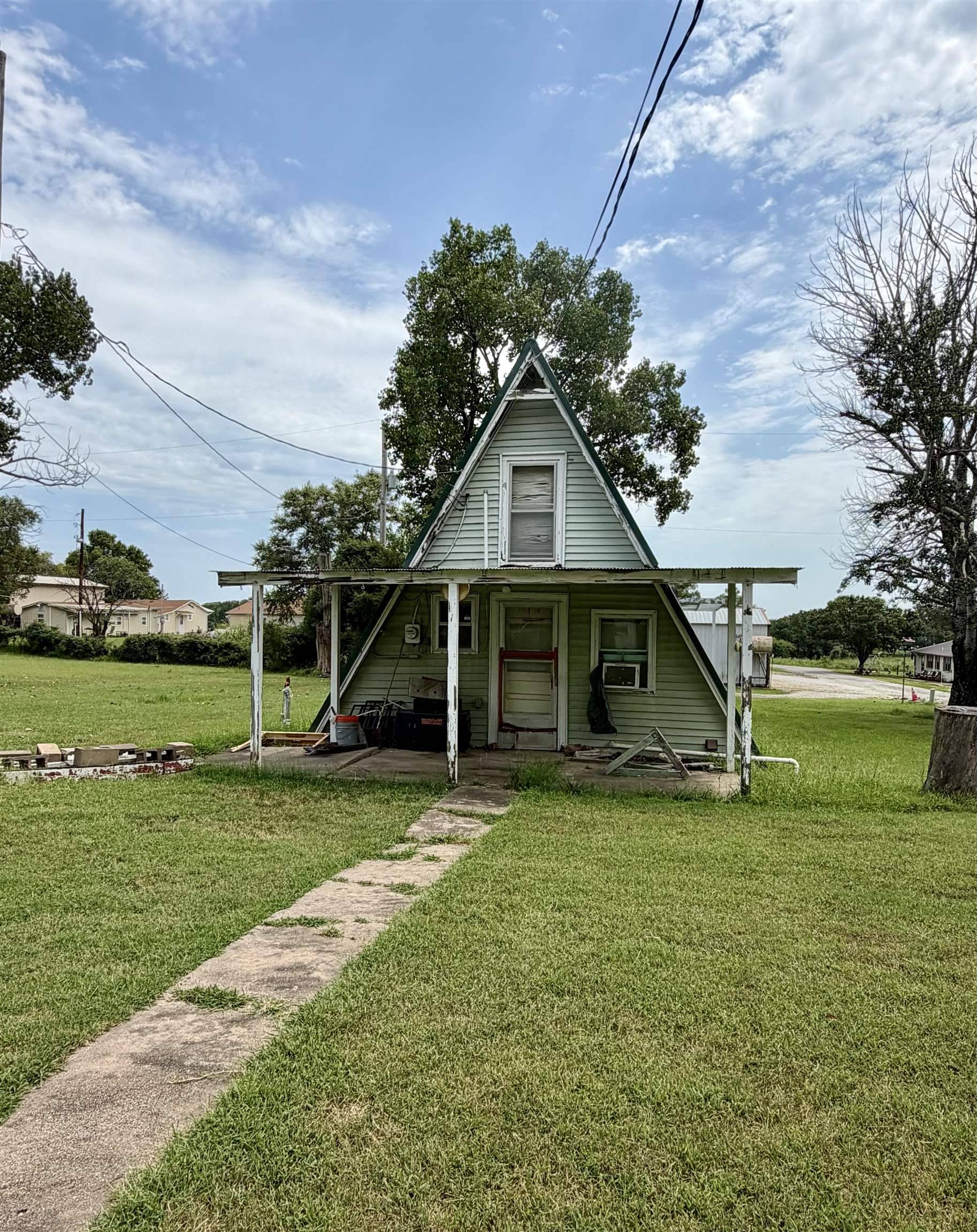 2471 43rd St, Fall River, KS 67047