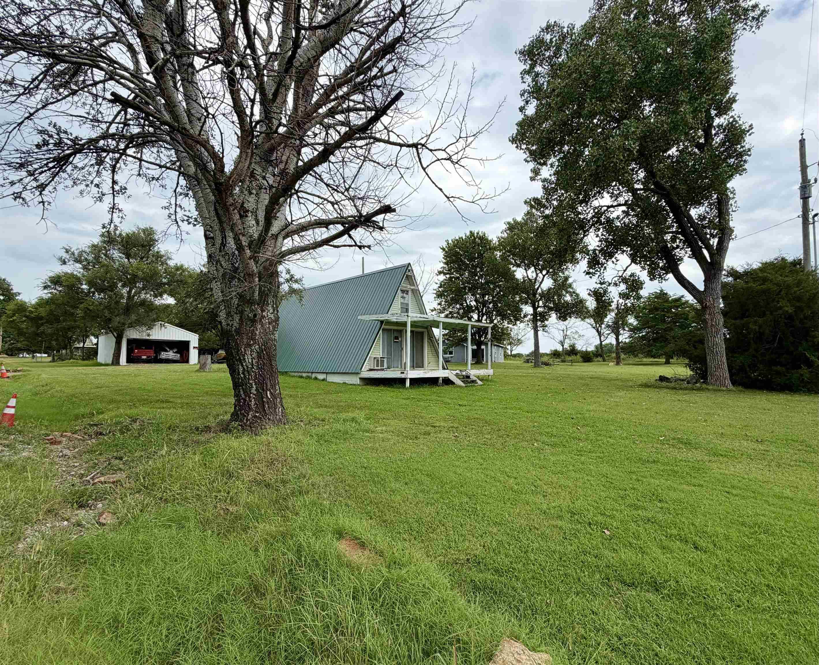 2471 43rd St, Fall River, KS 67047