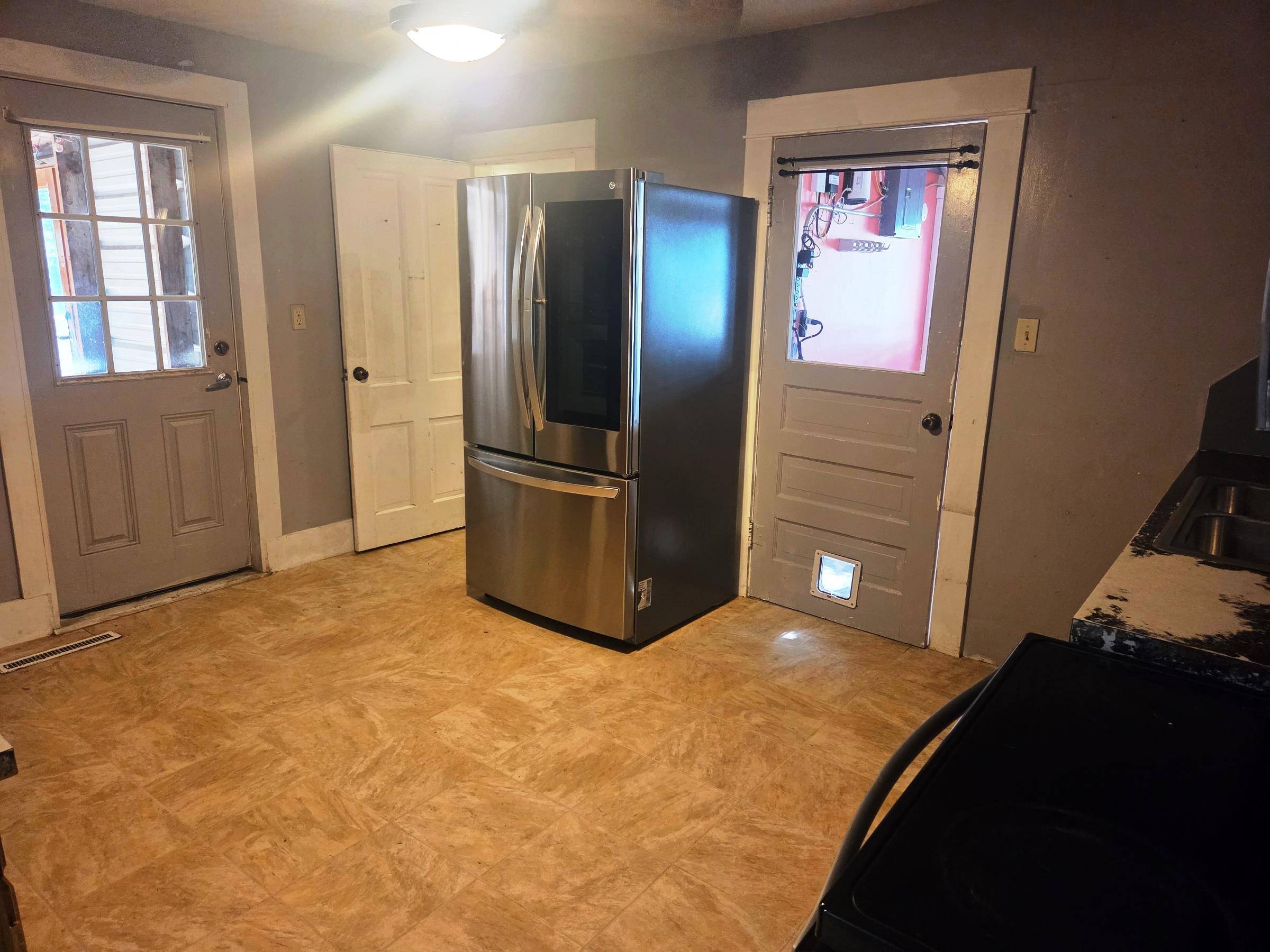 114 W Durst St, Moundridge, KS 67107