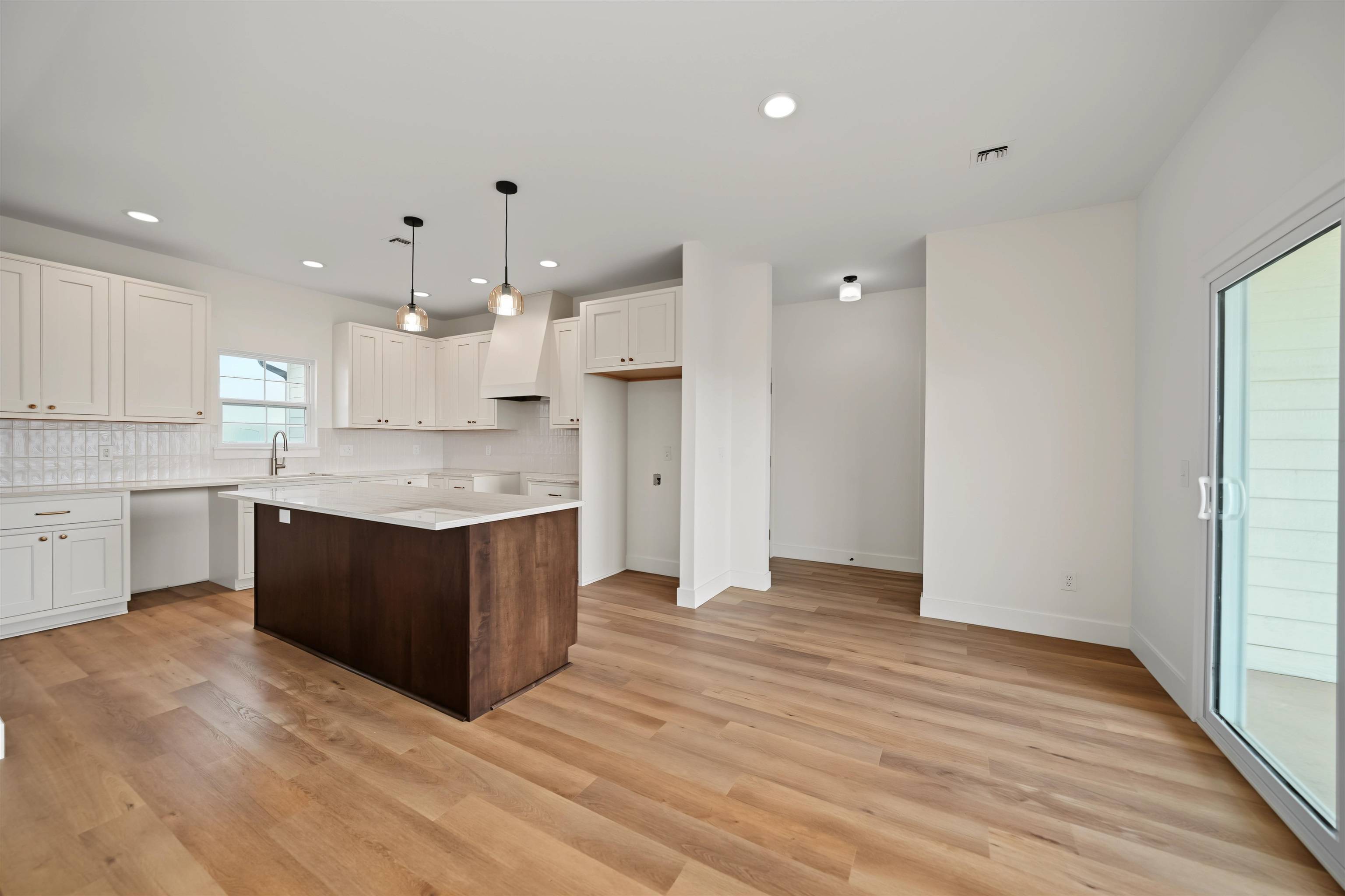 1537 Cedar Point Place, Salina, KS 67401