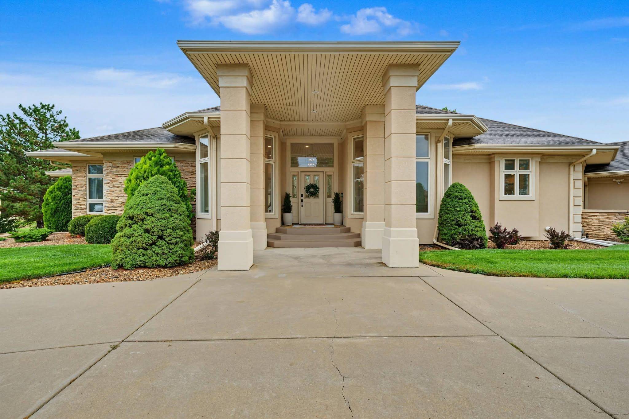 2486 Maclean Circle, Salina, KS 67401