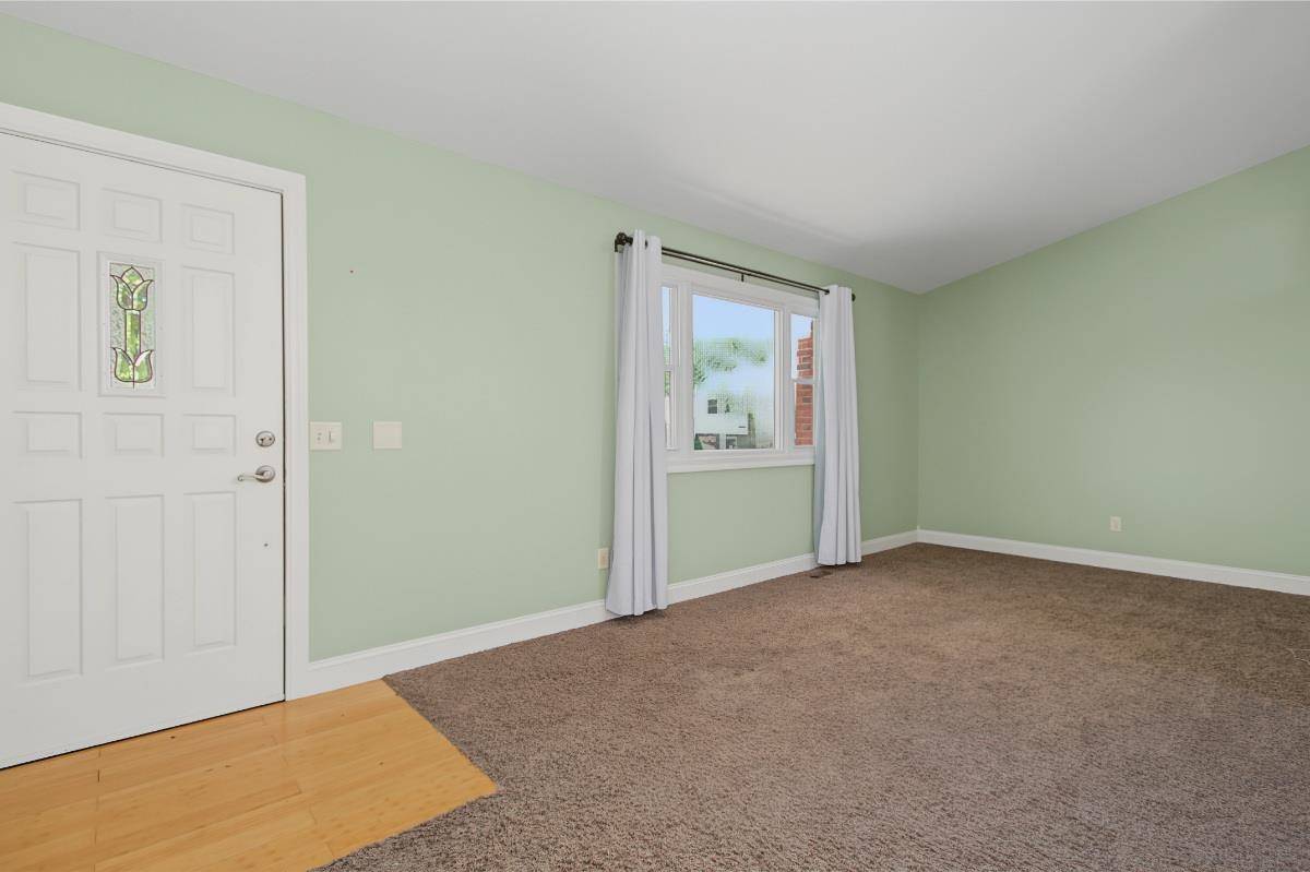 3 W Son Ct, Valley Center, KS 67147