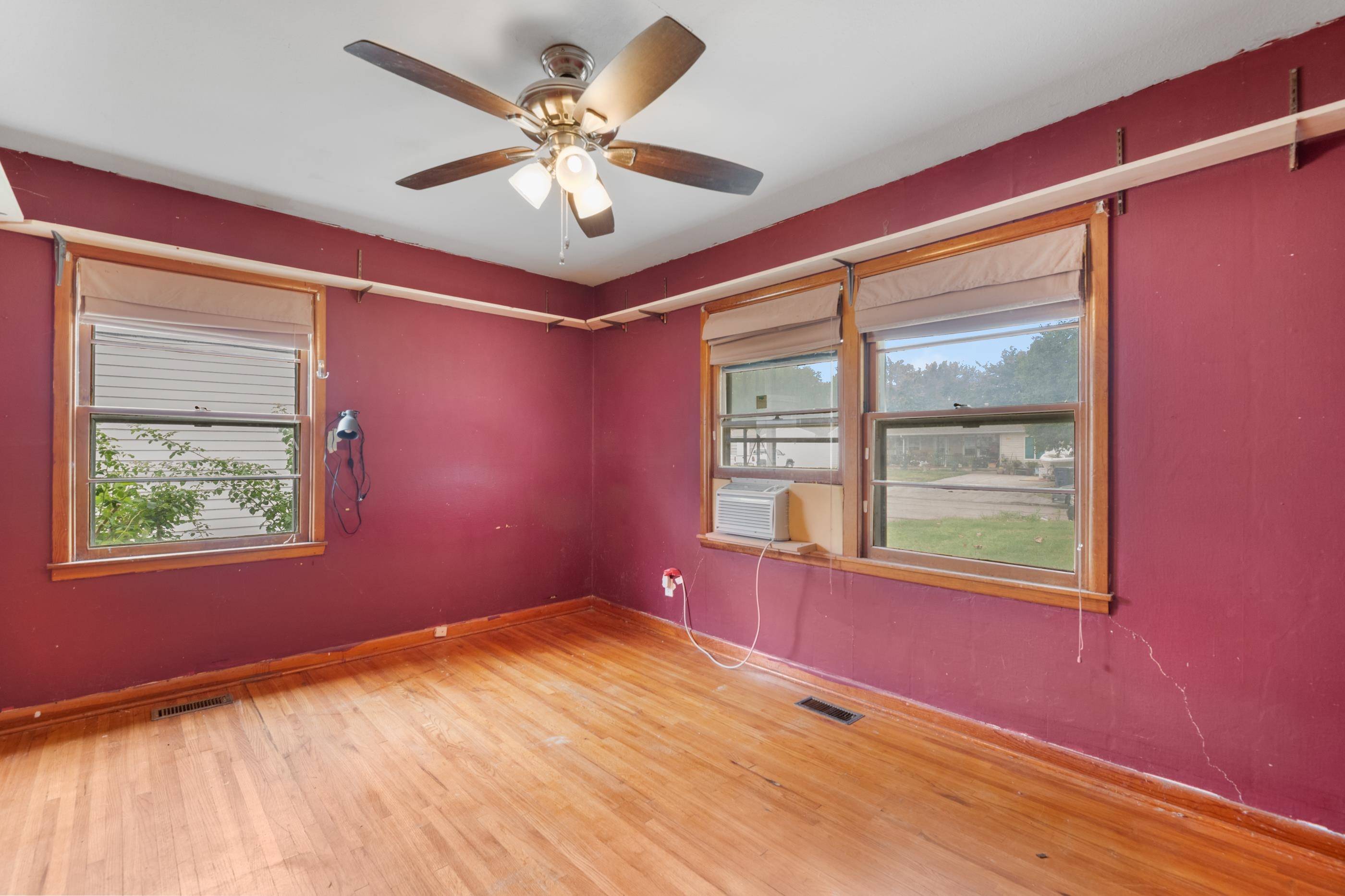 2732 S Greenwood Ave, Wichita, KS 67216