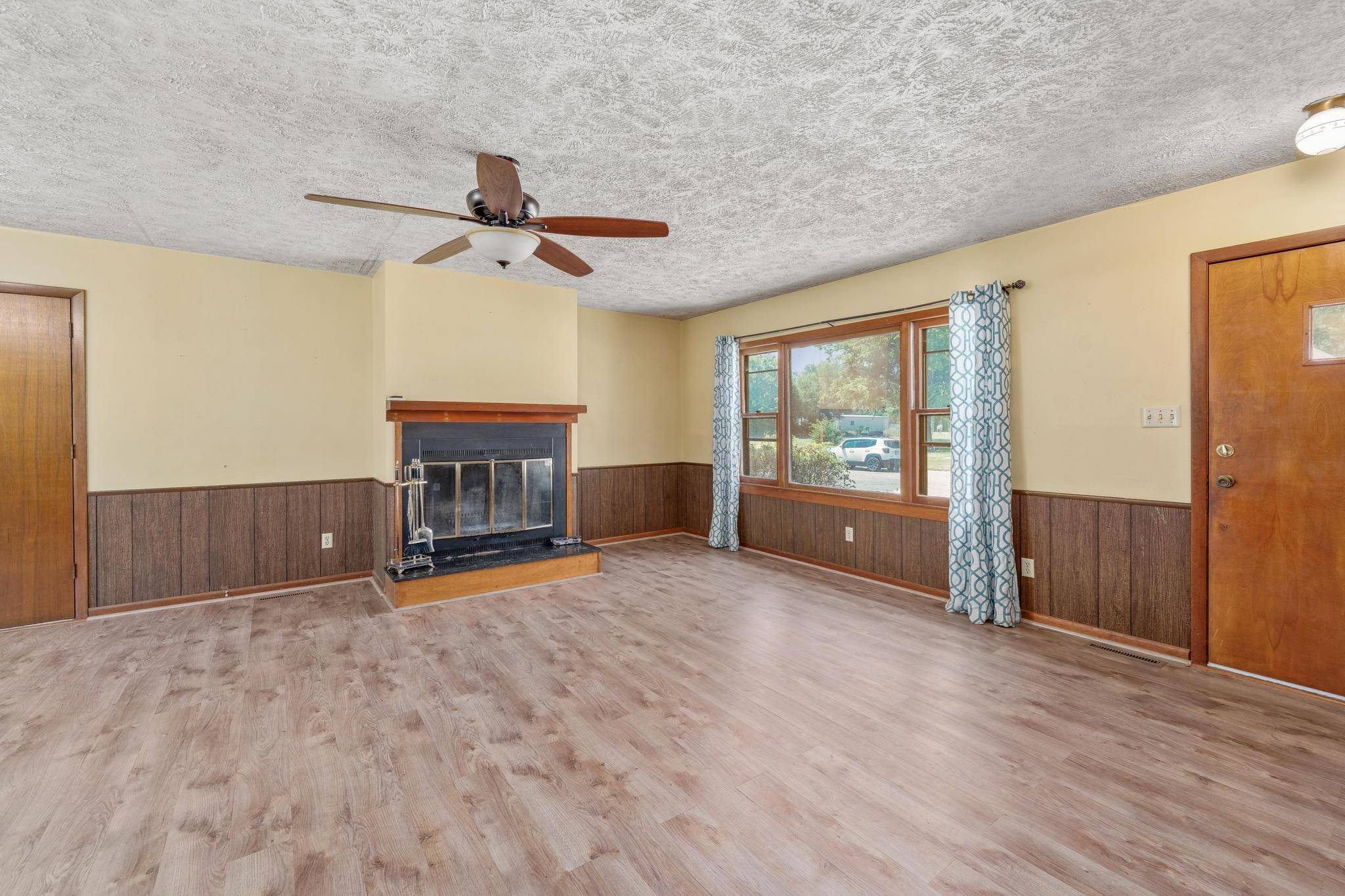 515 S G St, Wellington, KS 67152