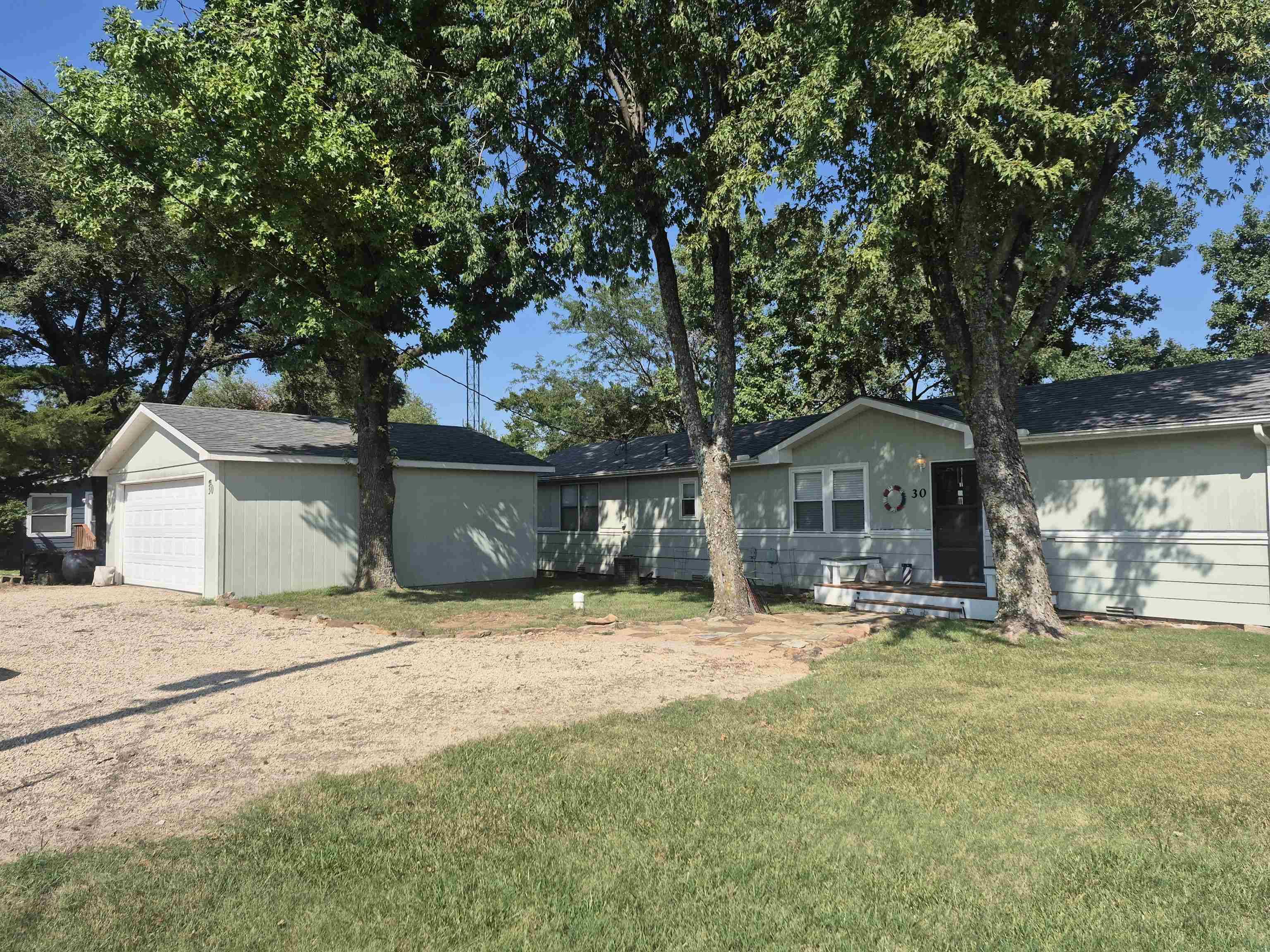 30 Eureka Lake Rd, Eureka, KS 67045