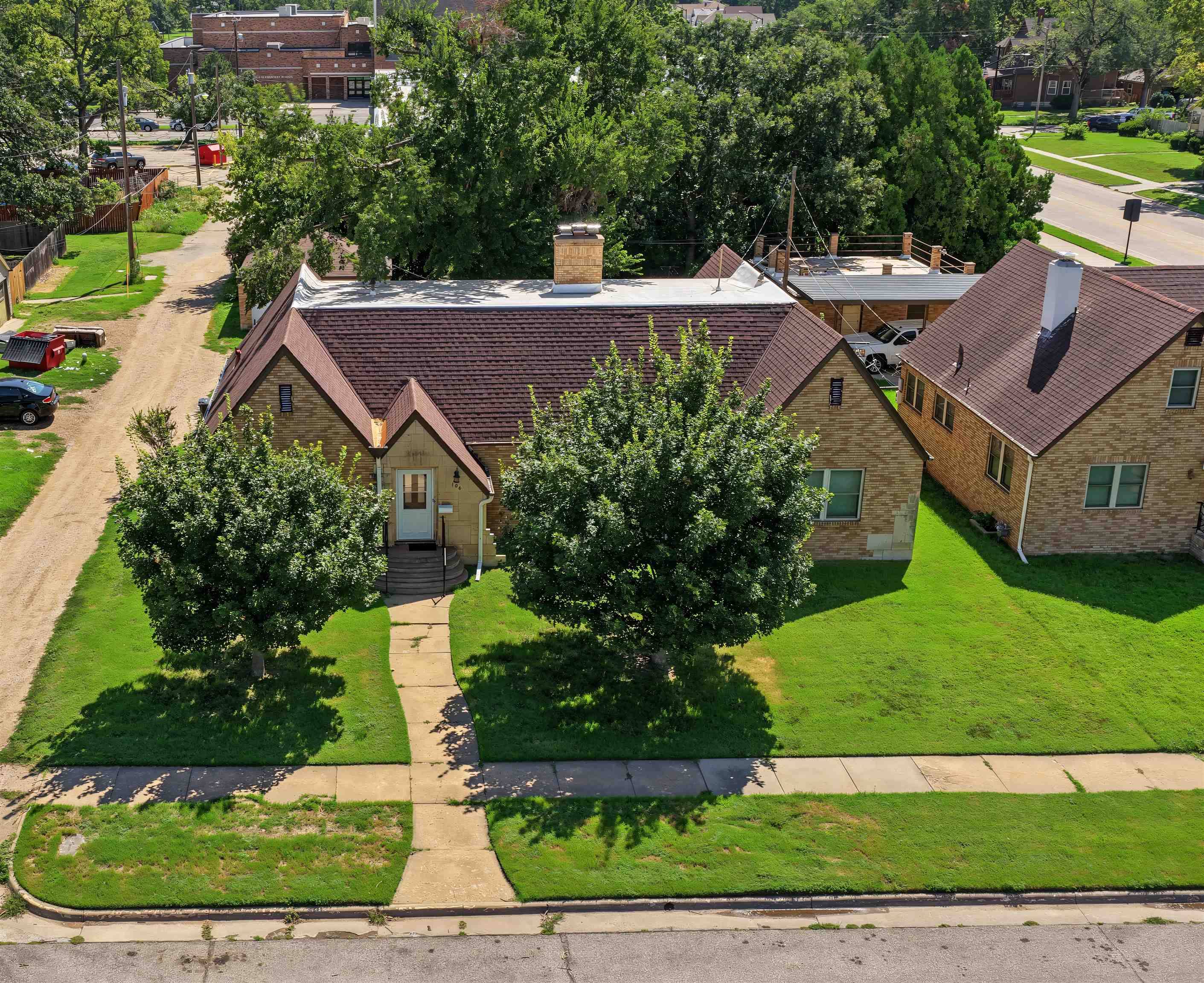 106 N Oakdale Ave., Salina, KS 67401