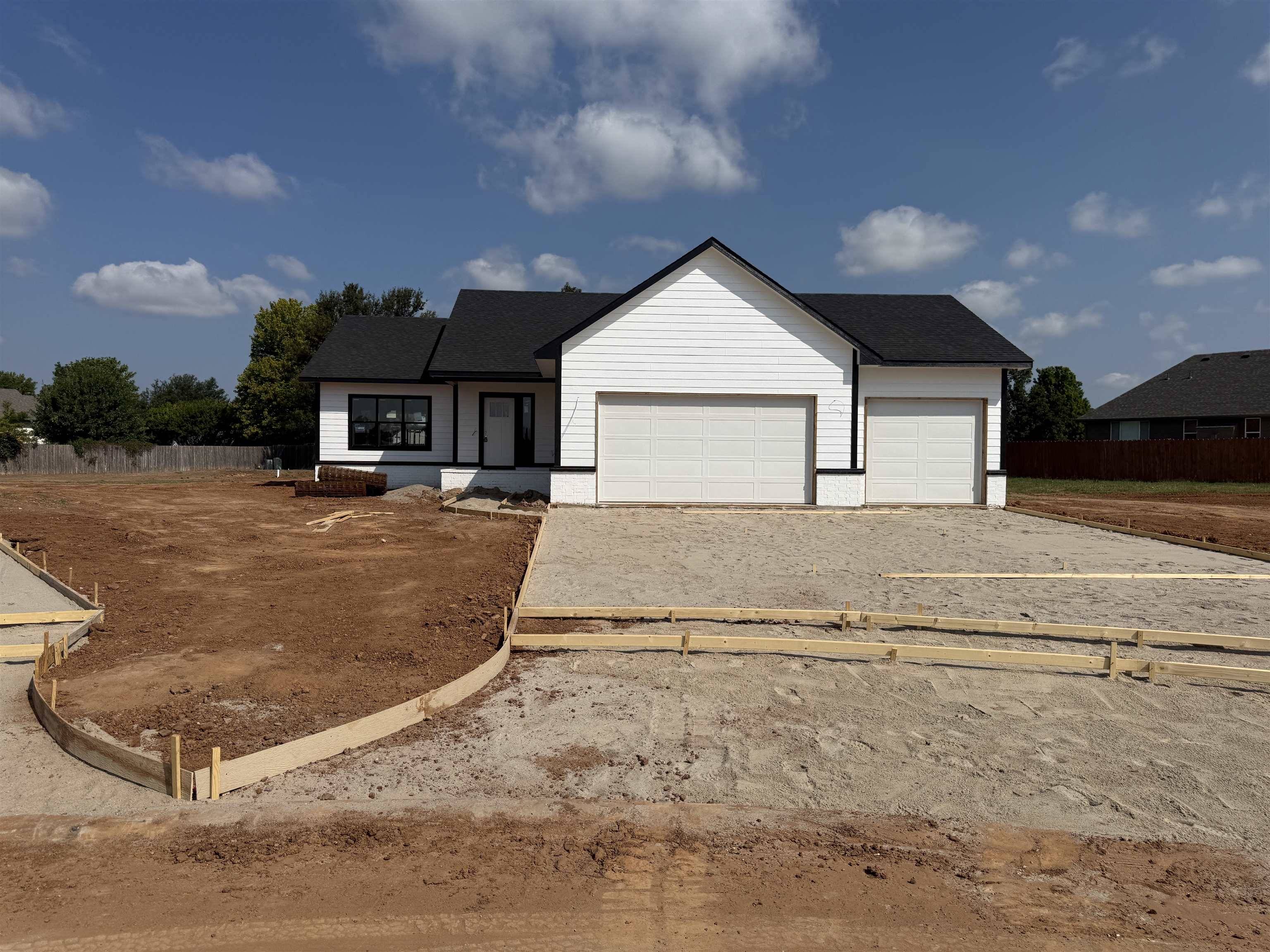 411 S Stoney Creek St, Clearwater, KS 67060
