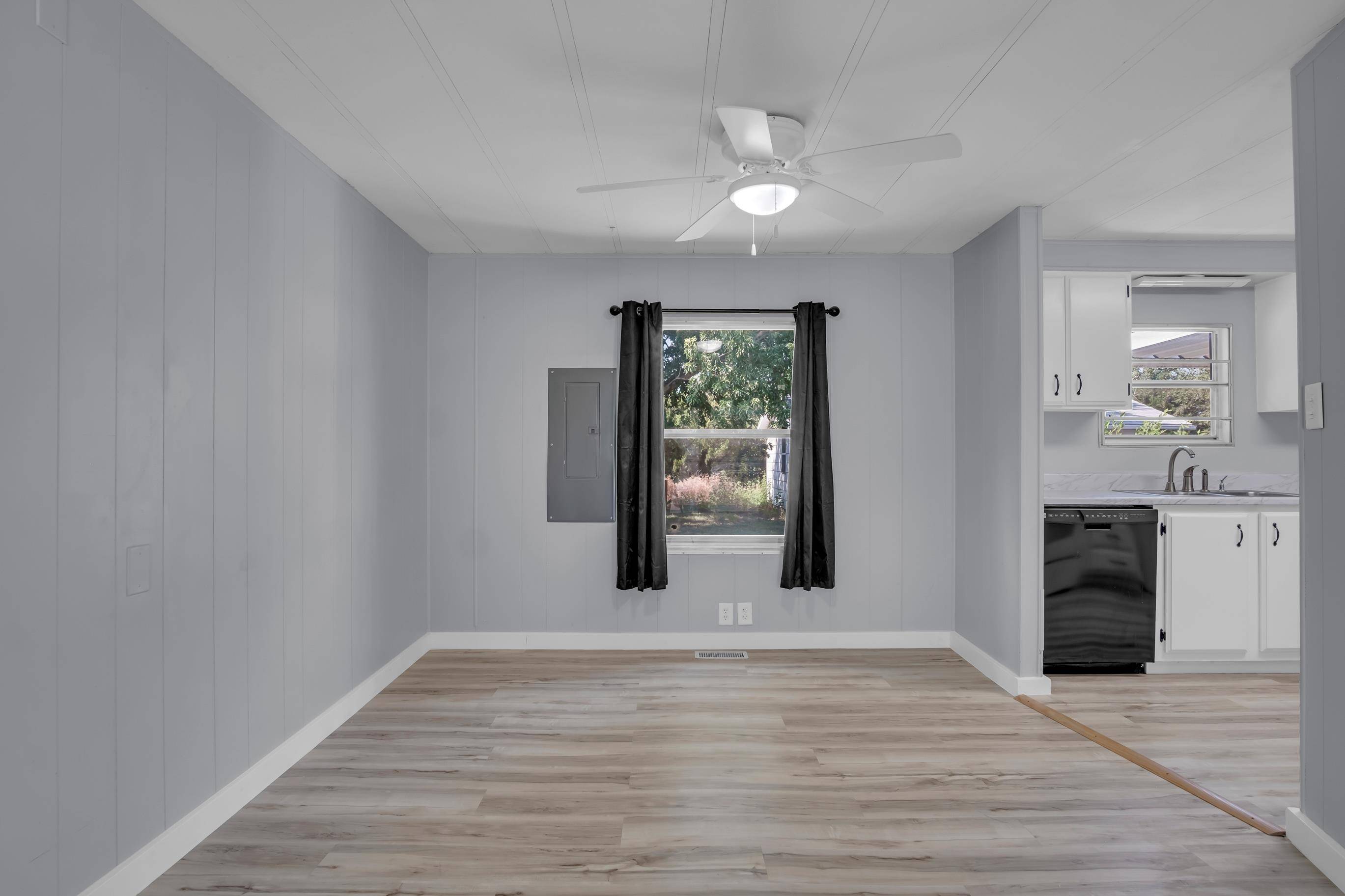 1108 E 9th, Newton, KS 67114