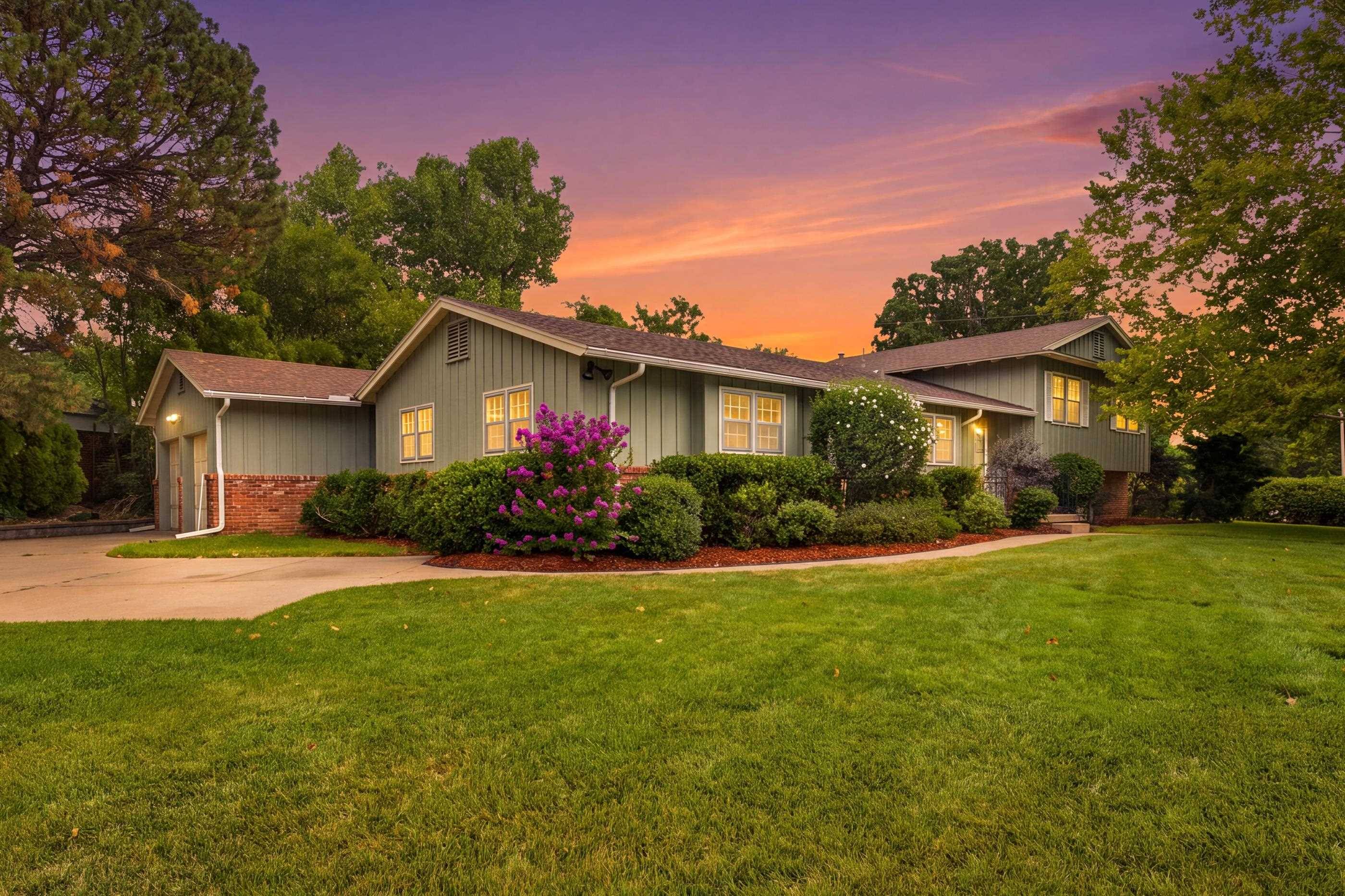 8132 E Morningside St, Wichita, KS 67207-1125