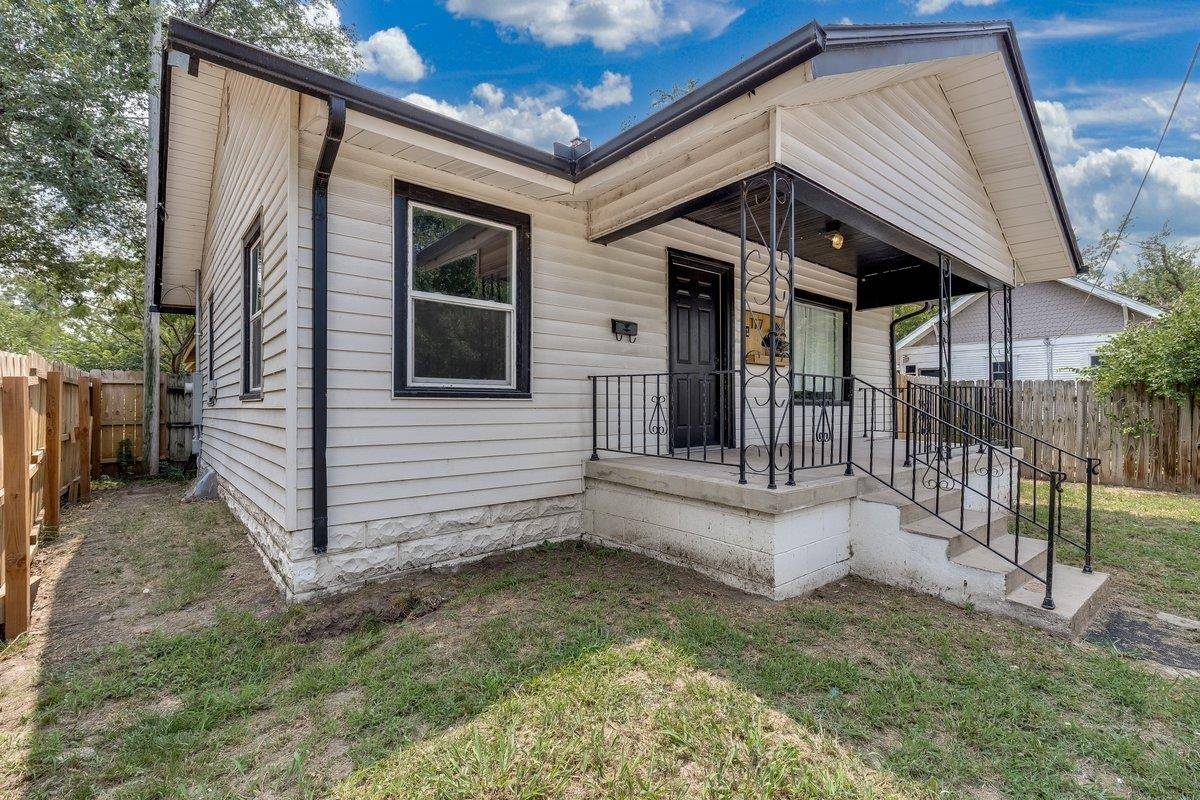 117 W Zimmerly St, Wichita, KS 67213