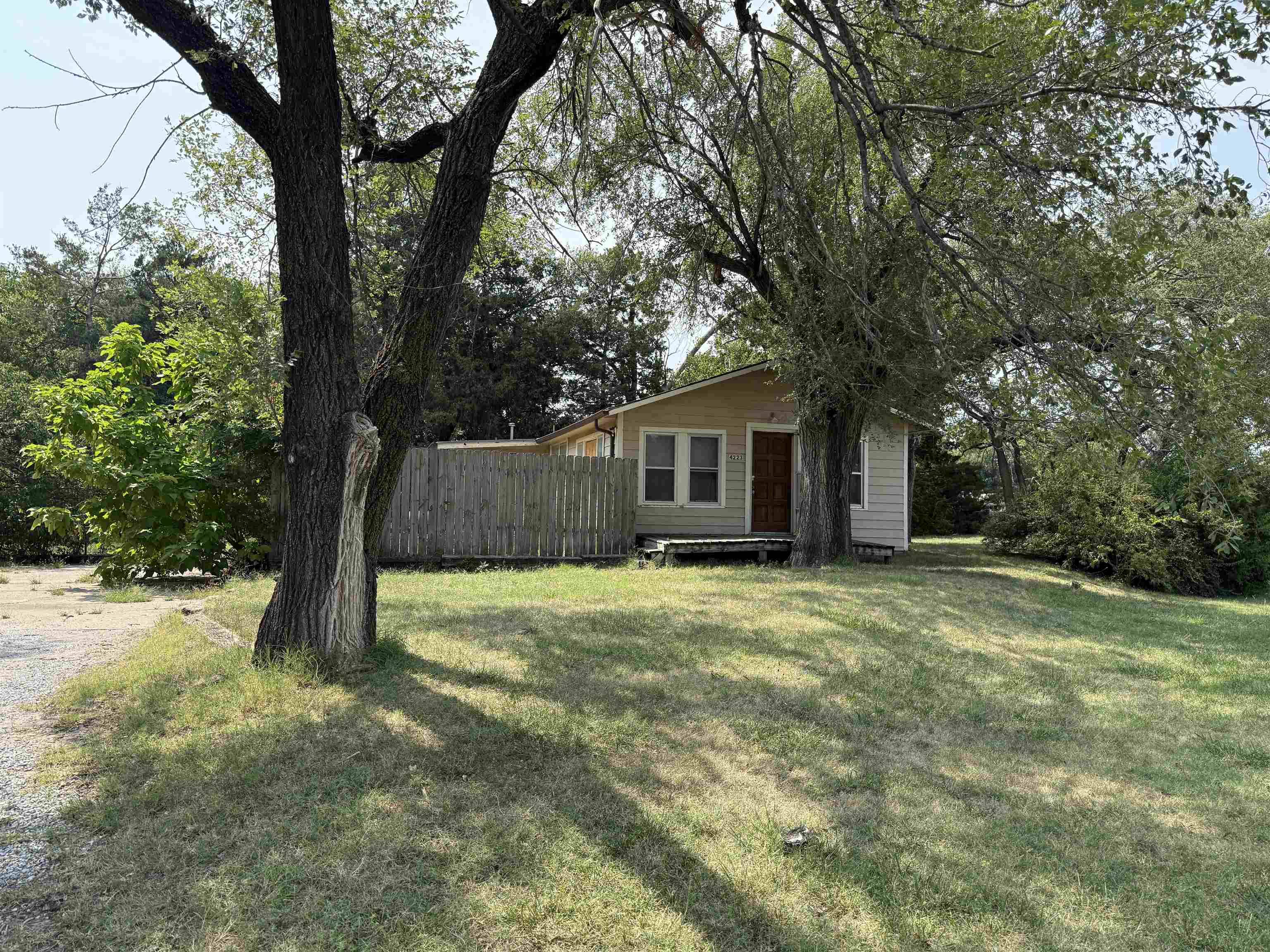 4223 W Zoo Blvd, Wichita, KS 67212