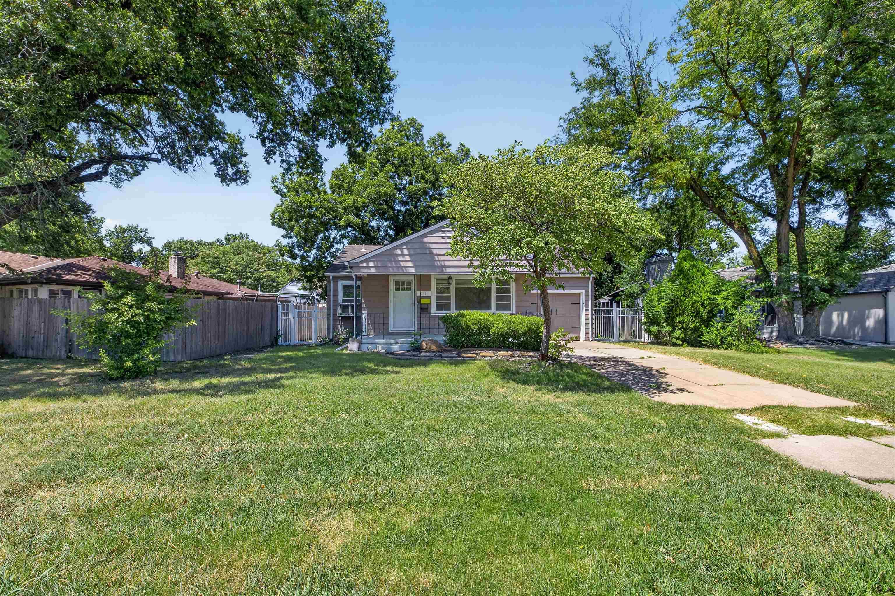 211 N Brookside Pkwy, Wichita, KS 67208