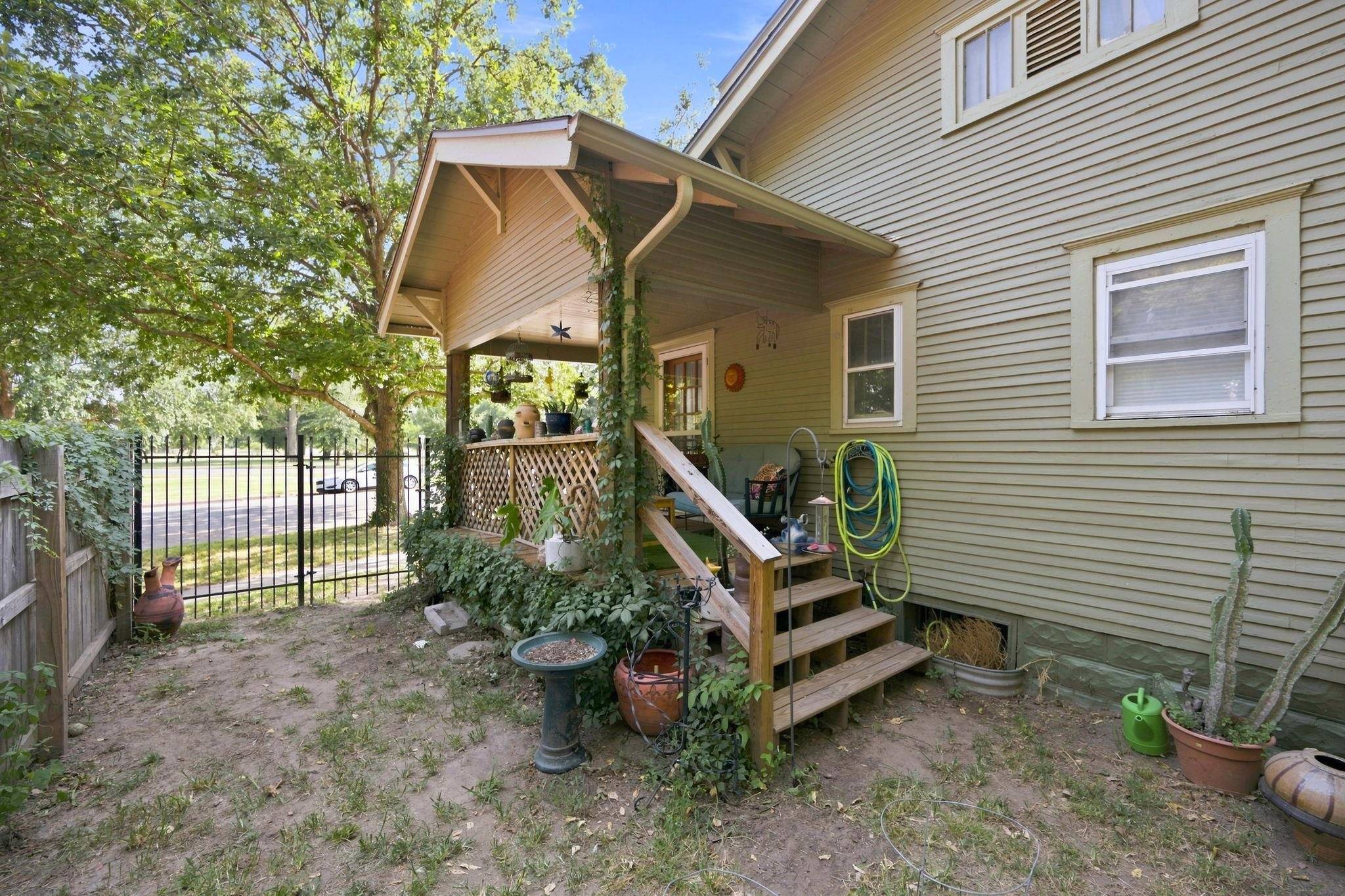 910 W Murdock St, Wichita, KS 67203