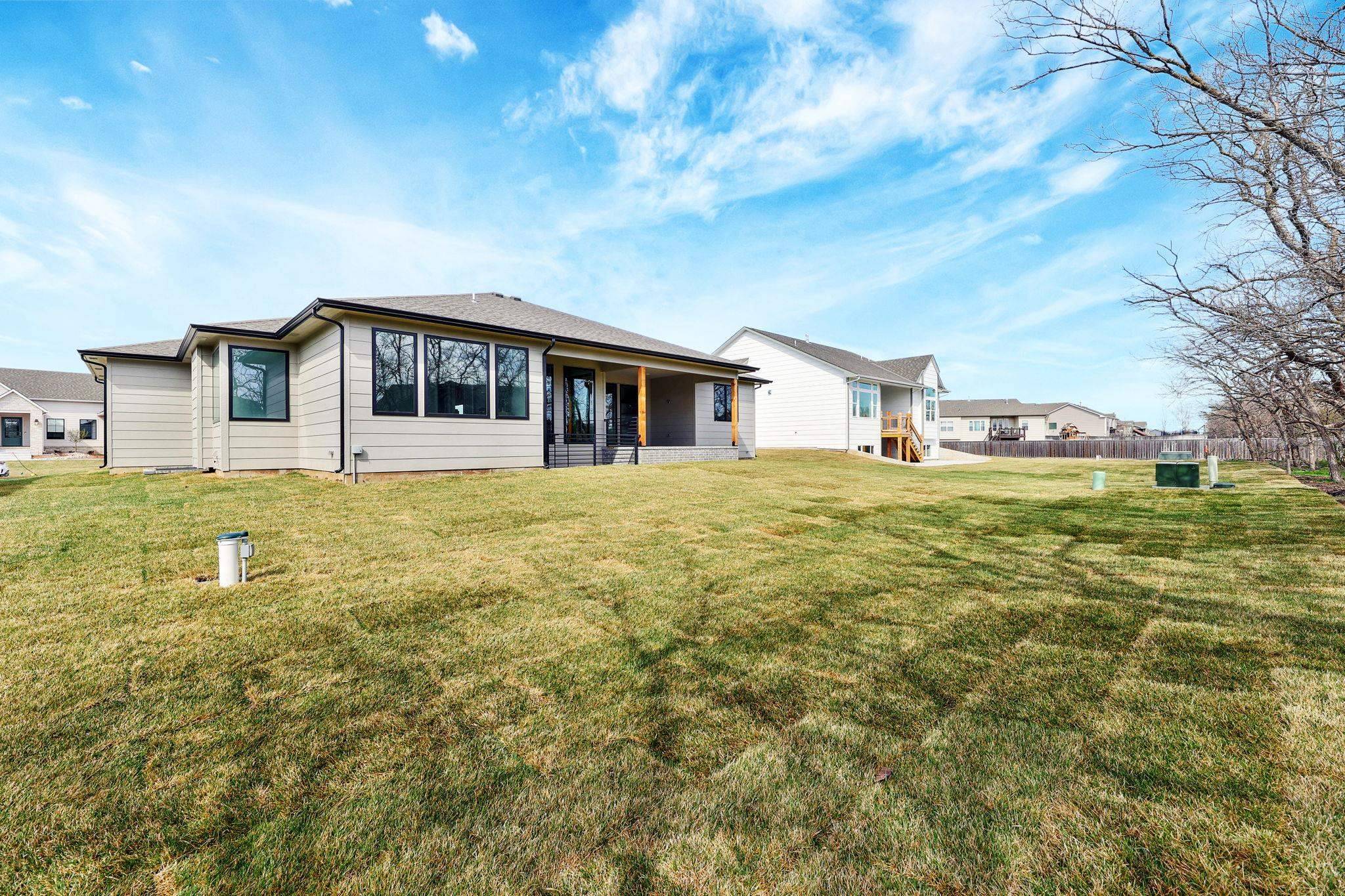 2542 N Emerald Ct, Andover, KS 67002