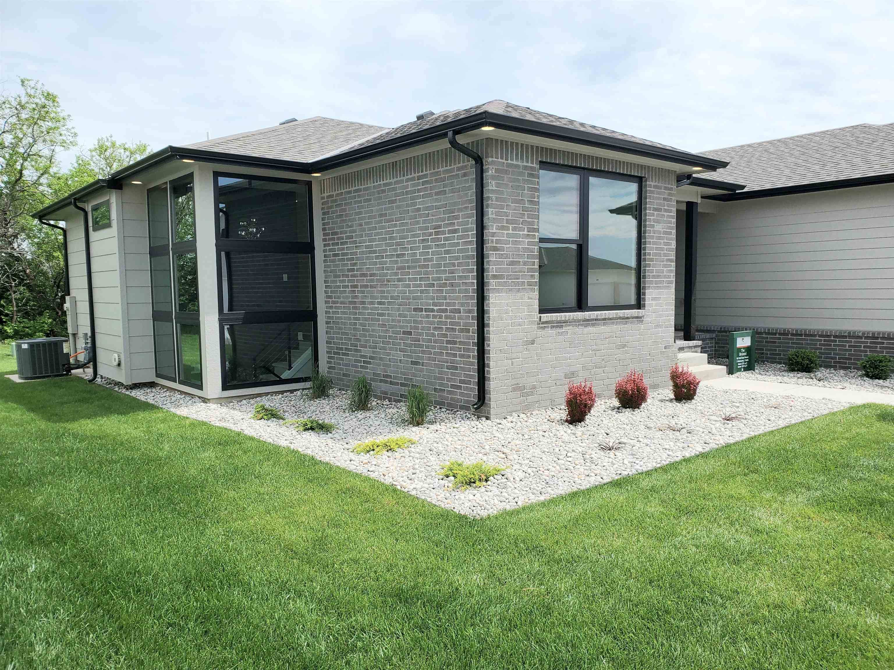 2542 N Emerald Ct, Andover, KS 67002
