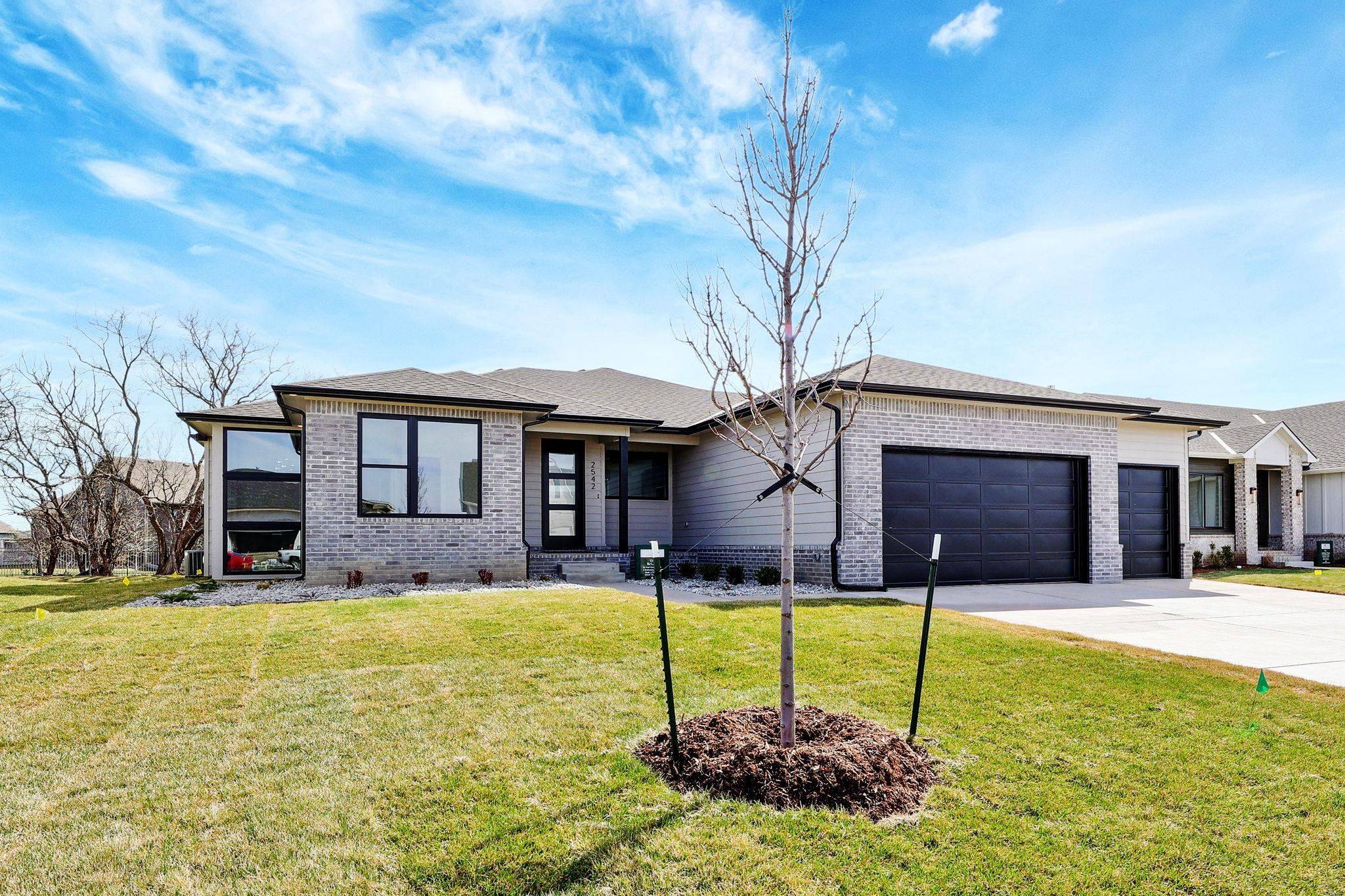 2542 N Emerald Ct, Andover, KS 67002