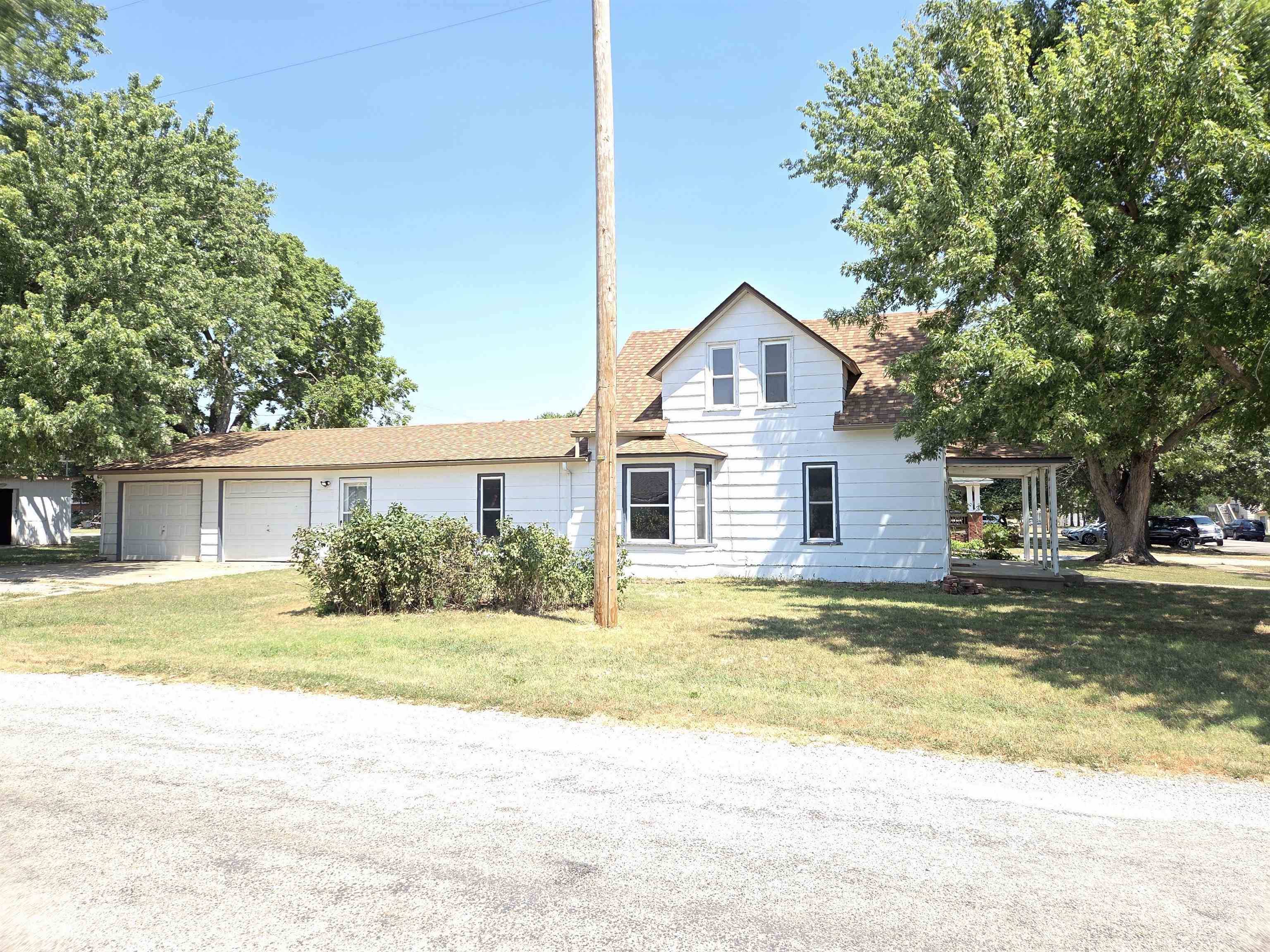 540 Clinton St, Little River, KS 67457