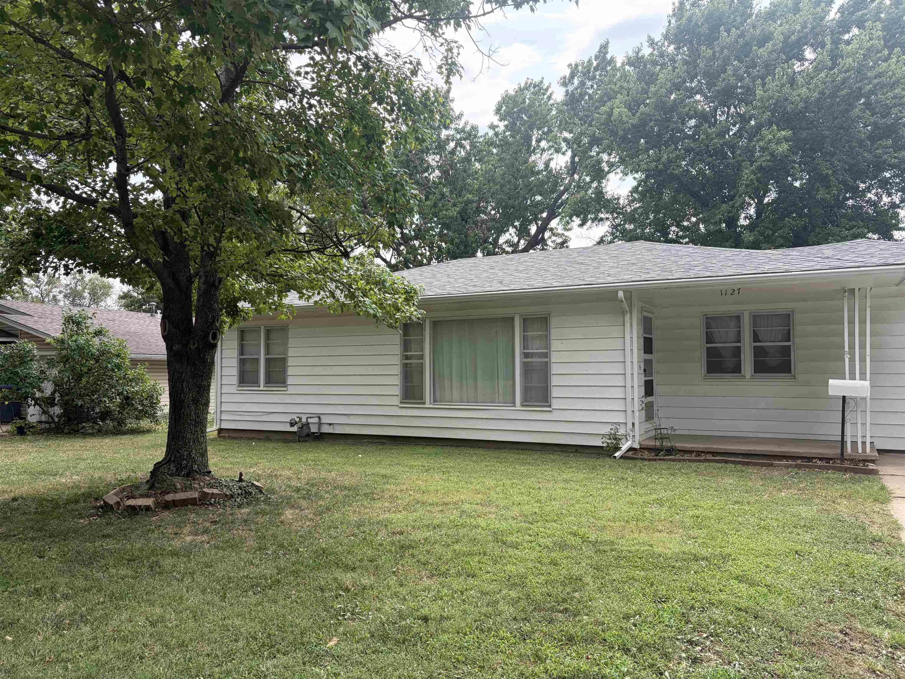 1127 S Shelden St, El Dorado, KS 67042