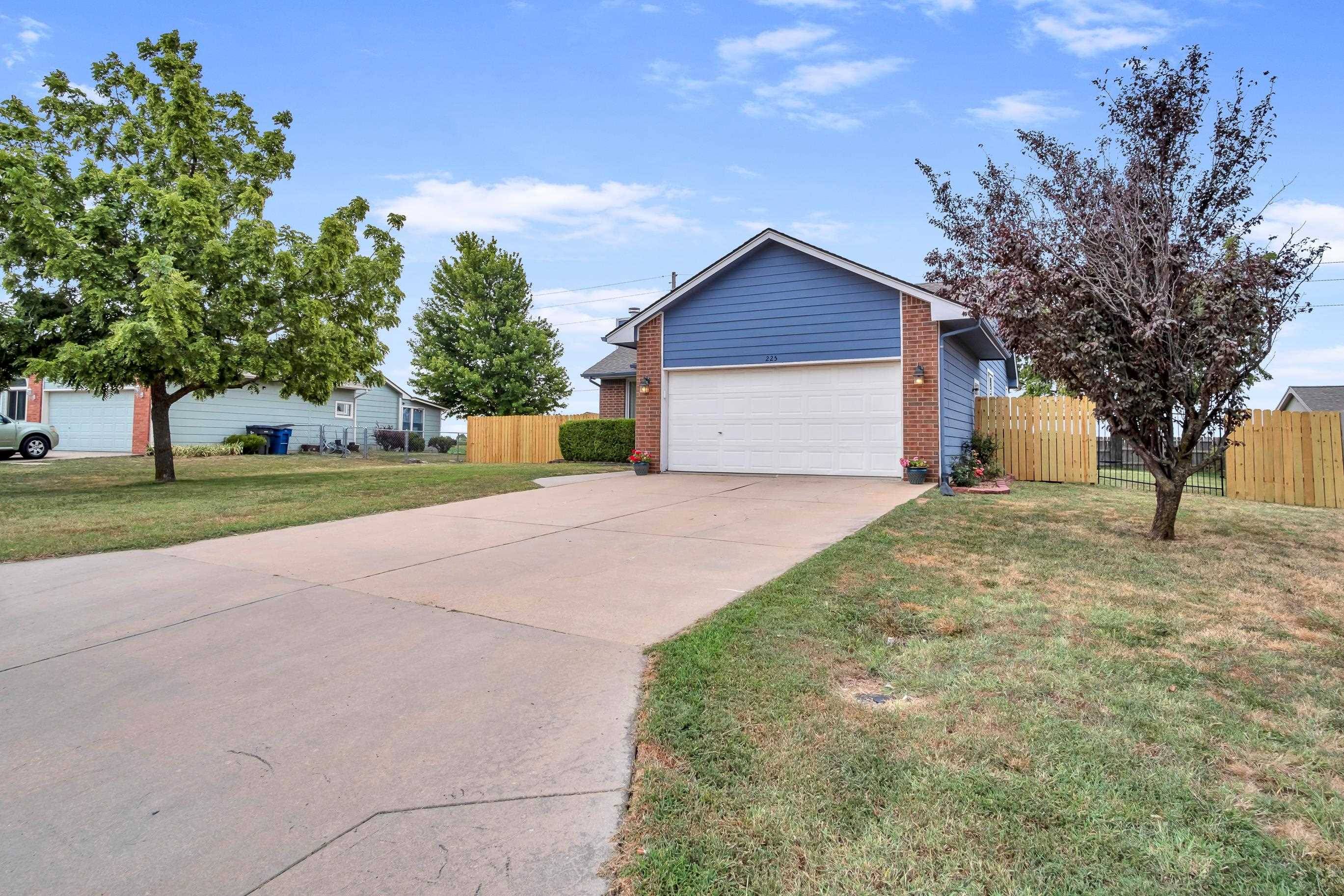 225 Windward, Newton, KS 67114