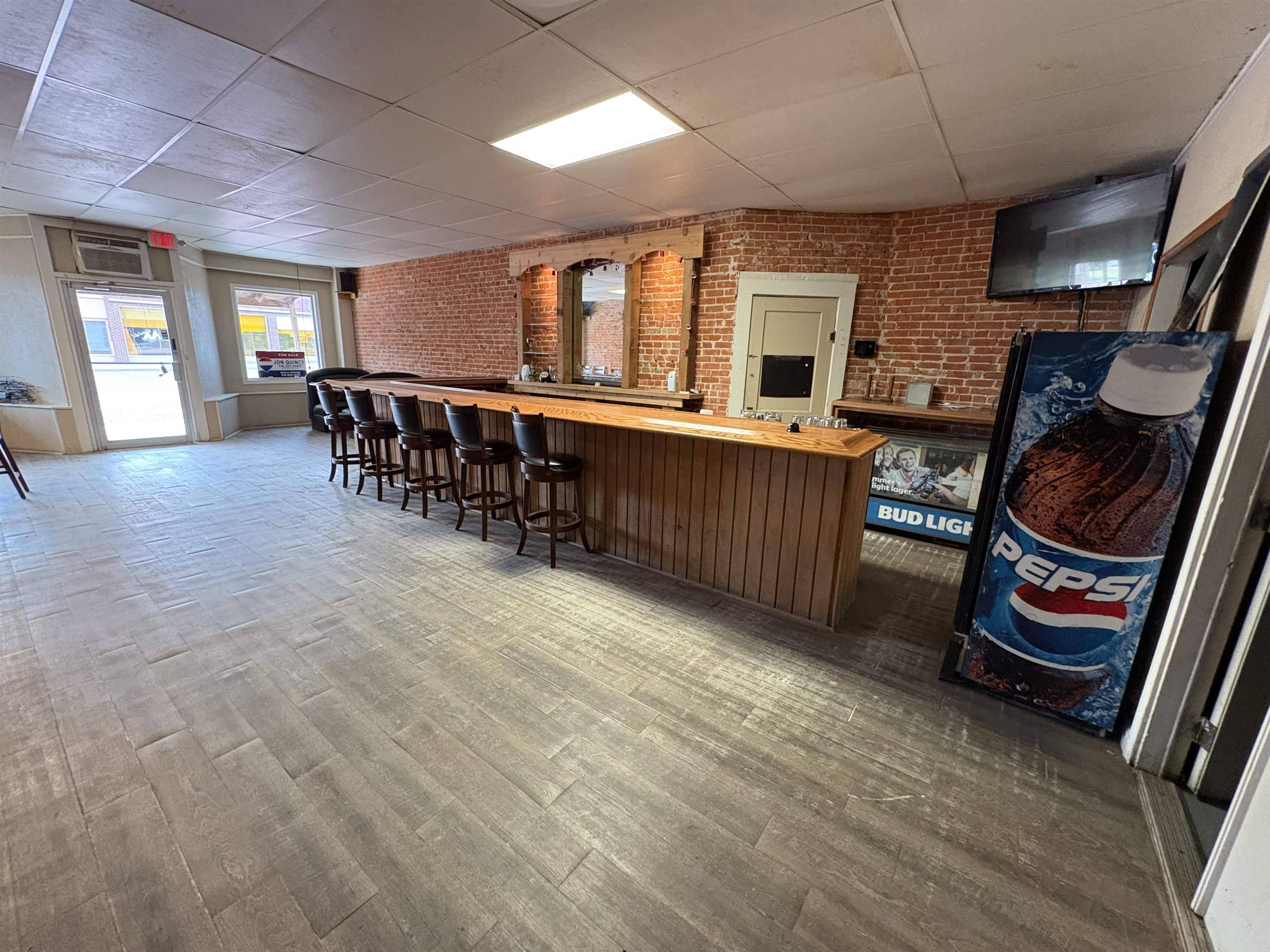 106 S Main St, Medicine Lodge, KS 67104