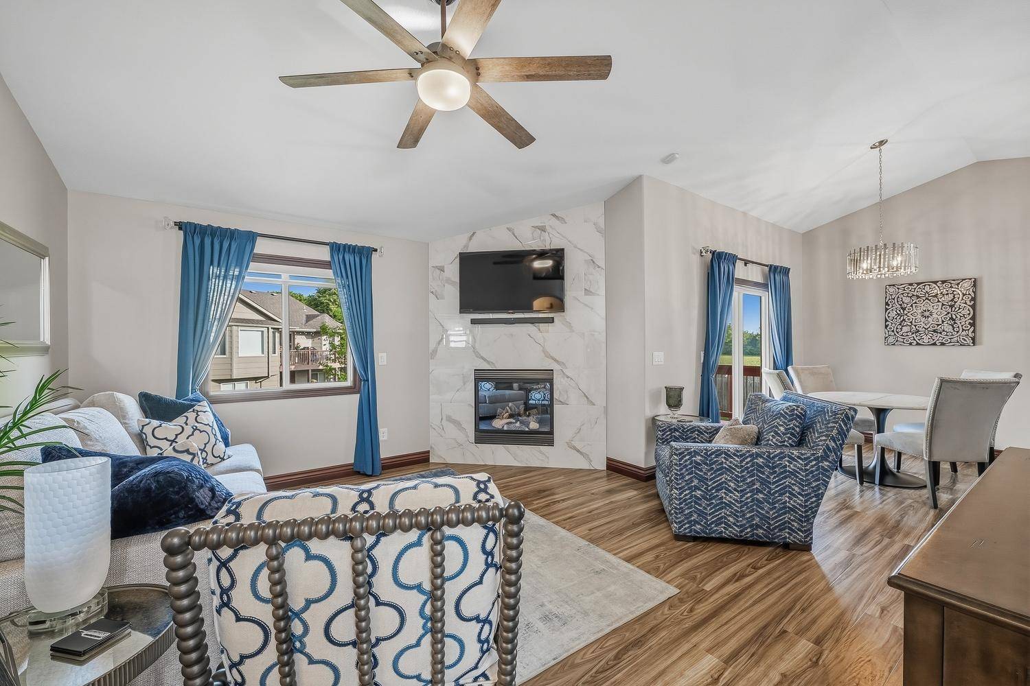 3566 N Lake Ridge Ct, Wichita, KS 67205