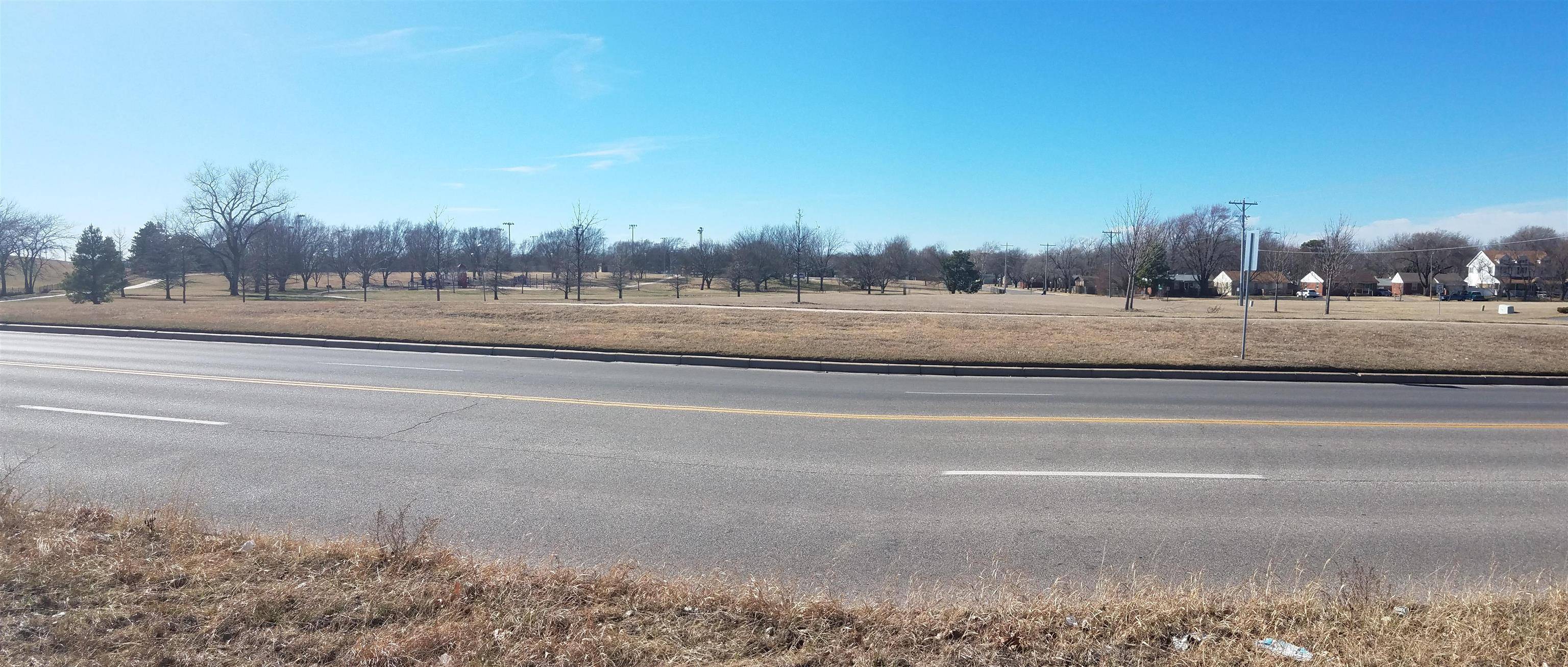 2000 S Woodlawn, Wichita, KS 67212