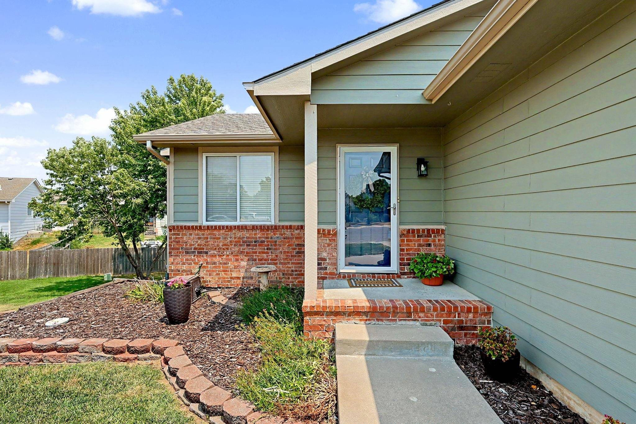 1724 Amber Ridge Place, Derby, KS 67037
