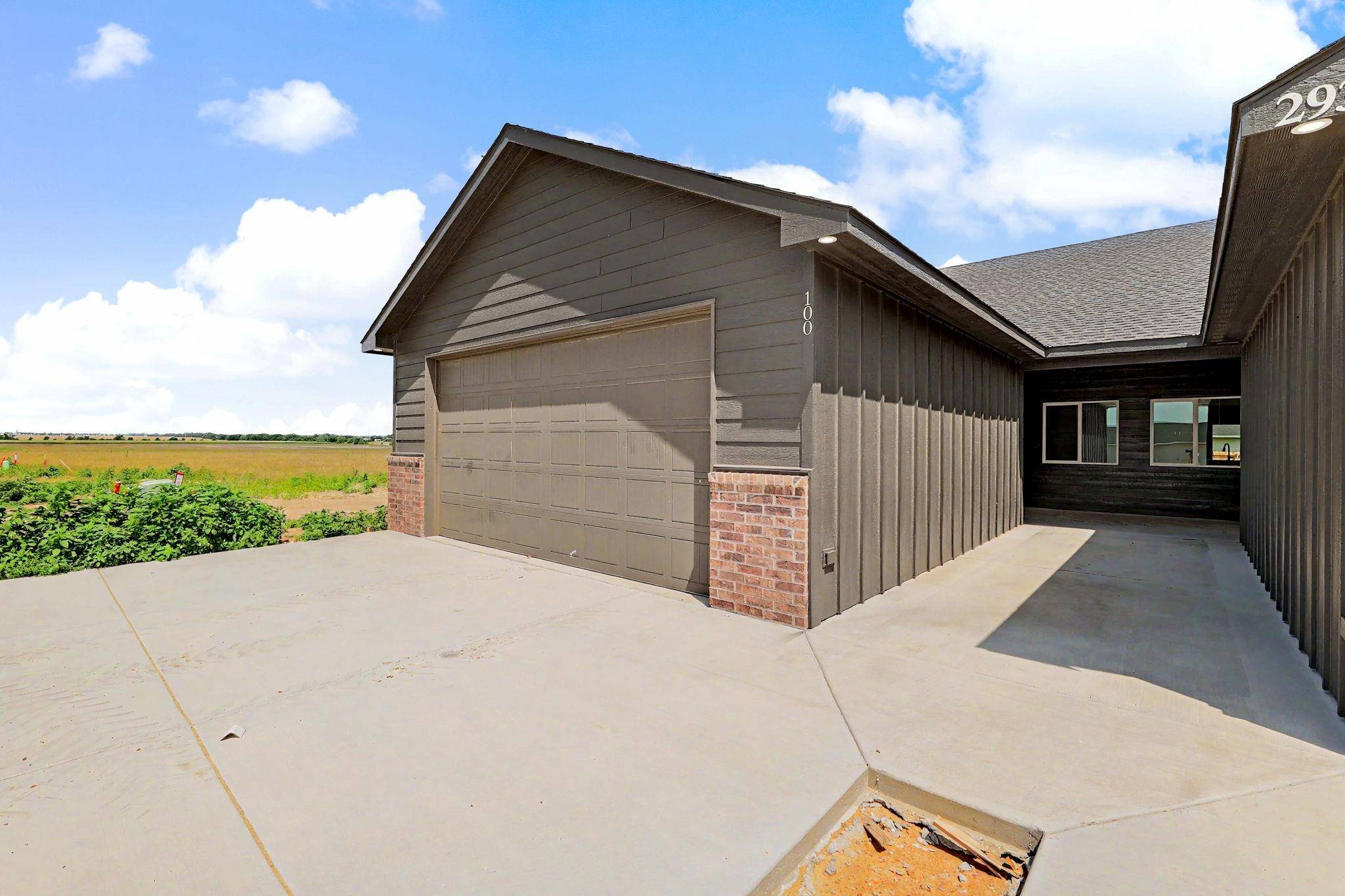 2919 S Cedar Crest Ct #100, Wichita, KS 67215
