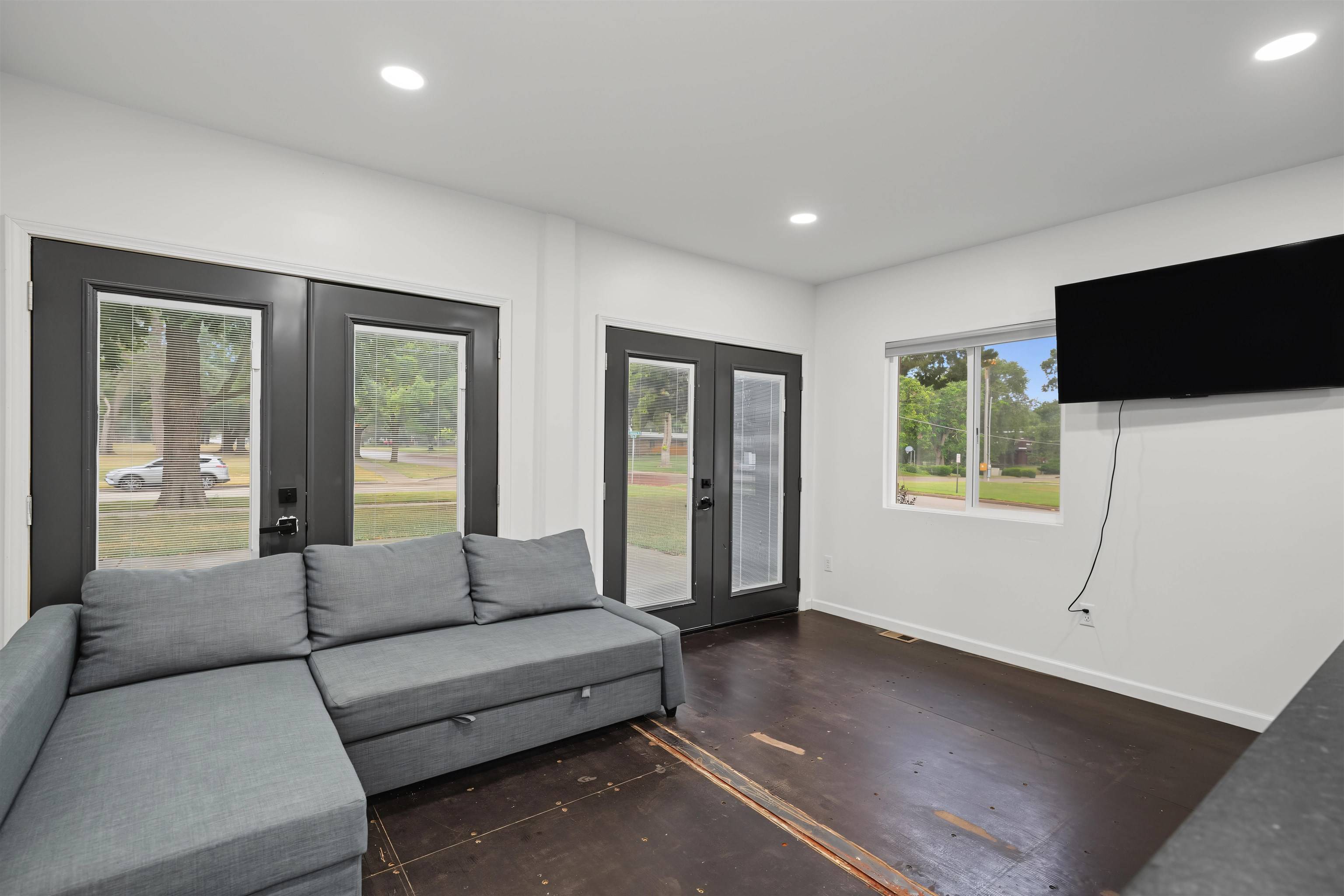 604 N Main St., Lindsborg, KS 67456
