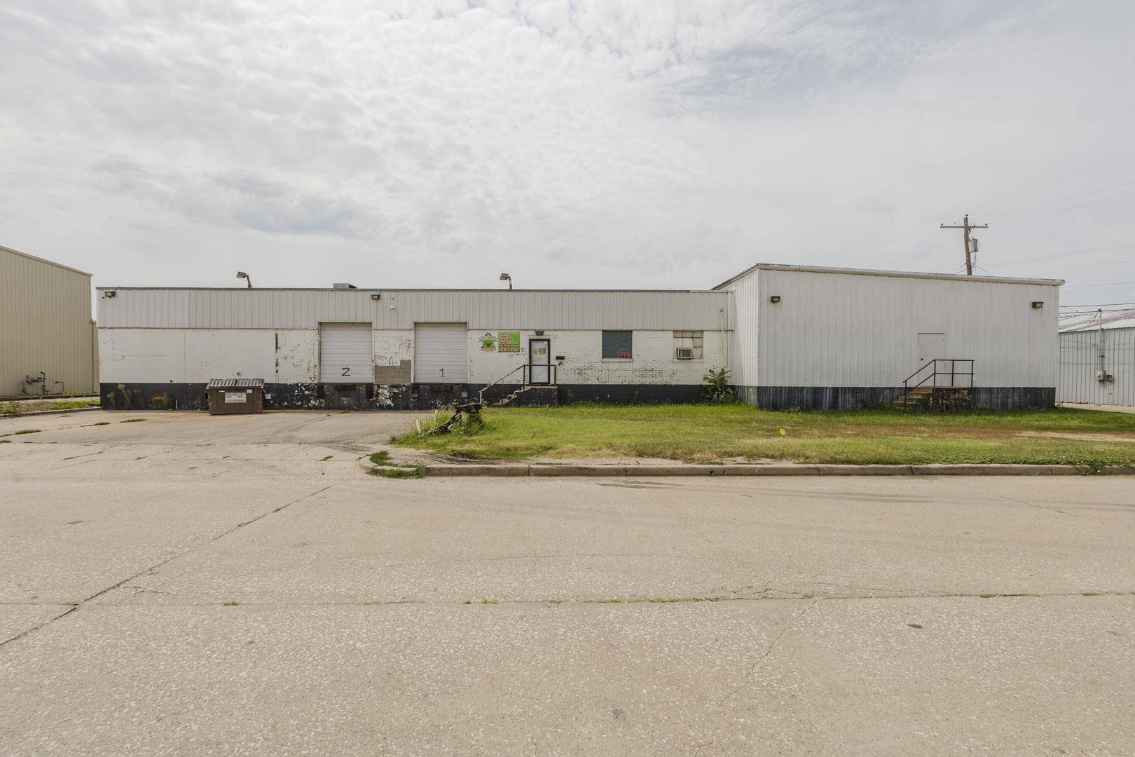925 E 19th, Wichita, KS 67214