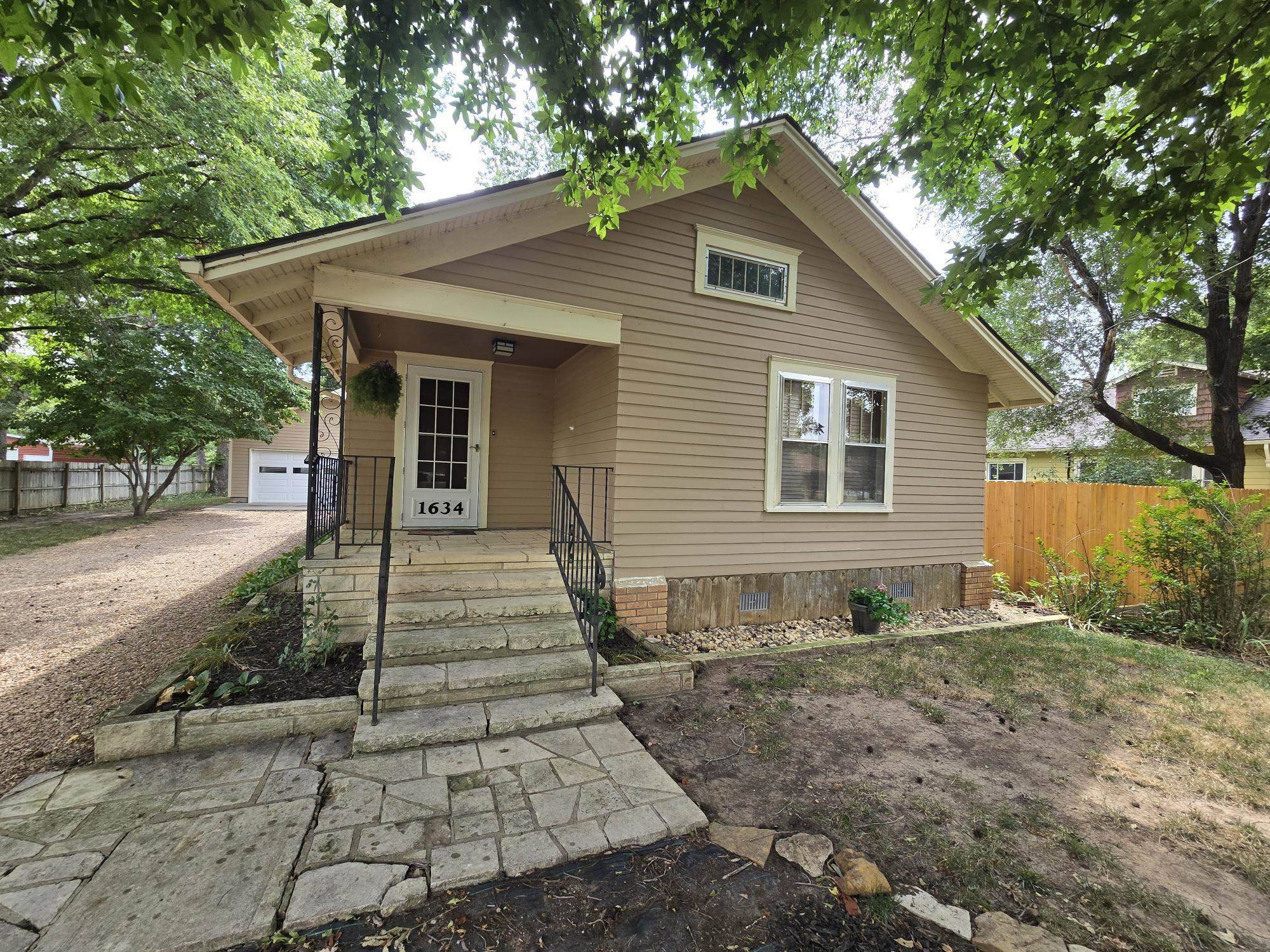 1634 John St., Winfield, KS 67156