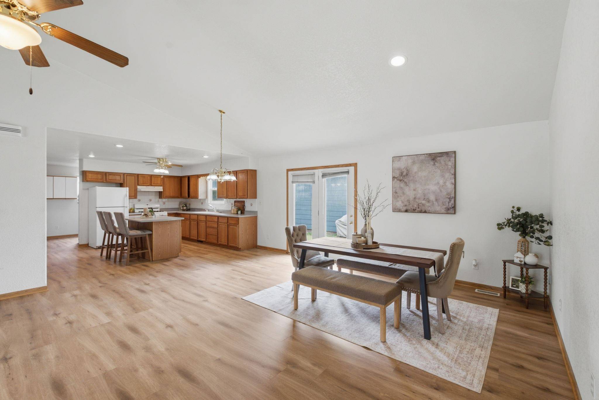 1123 E 5th St, Douglass, KS 67039-9656