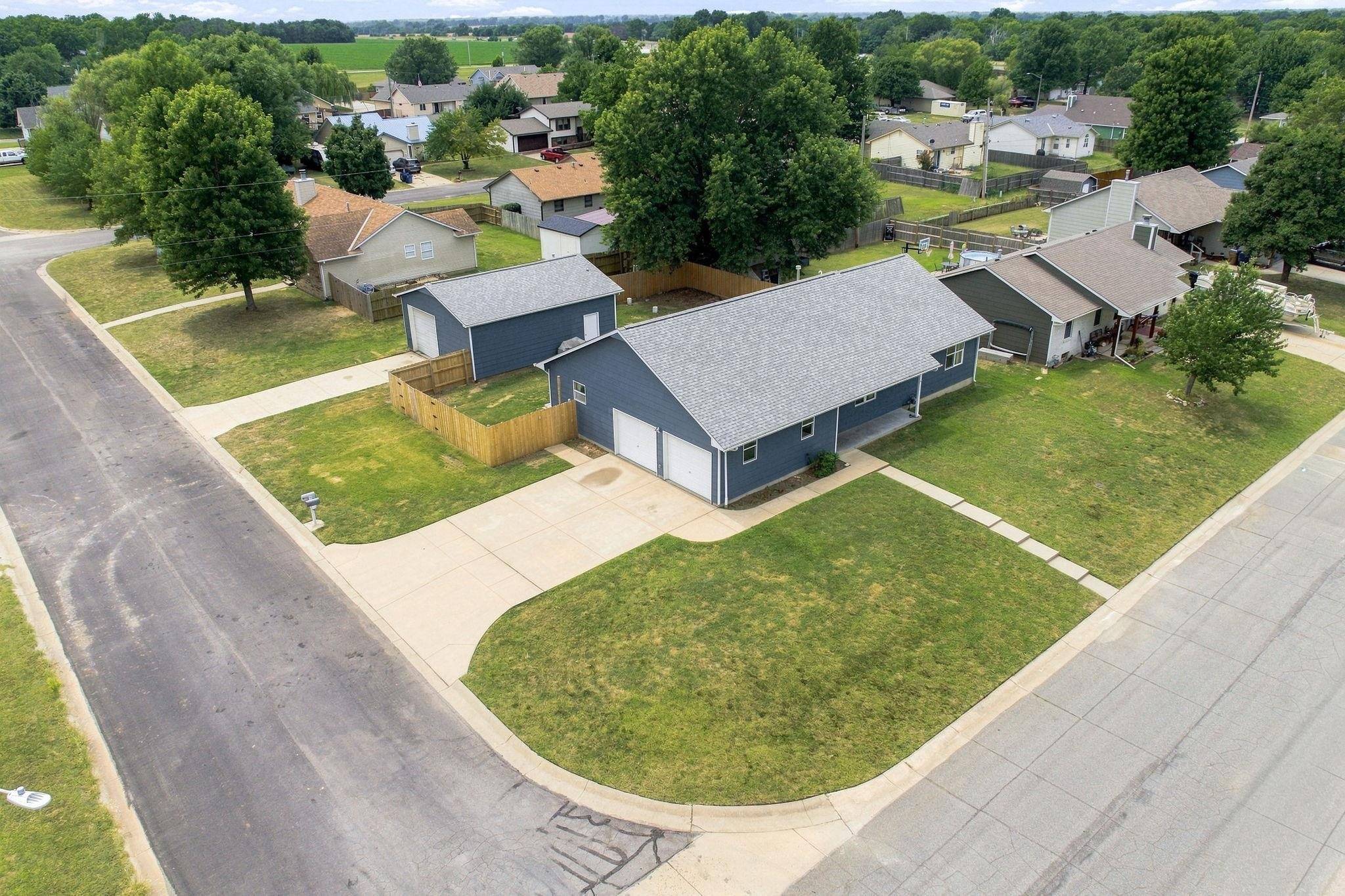 1123 E 5th St, Douglass, KS 67039-9656